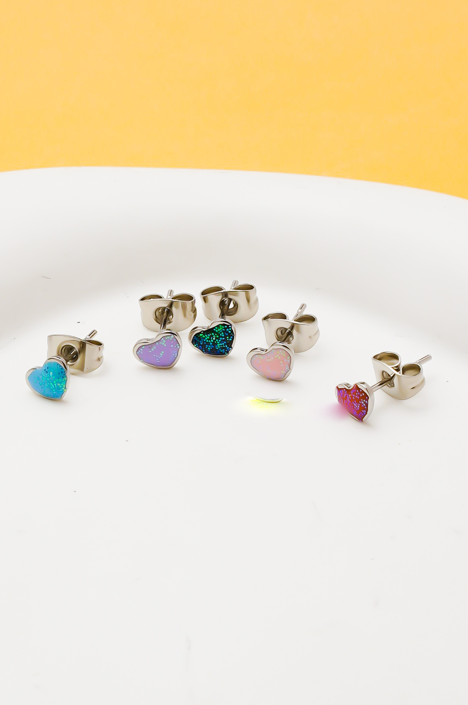 Grossiste Ceramik - LOT de 5 Pièces - Boucles d'Oreilles Femme - Motif Étoile Pailletée Multicolore - Acier Inoxydable - Taille Environ 4 mm