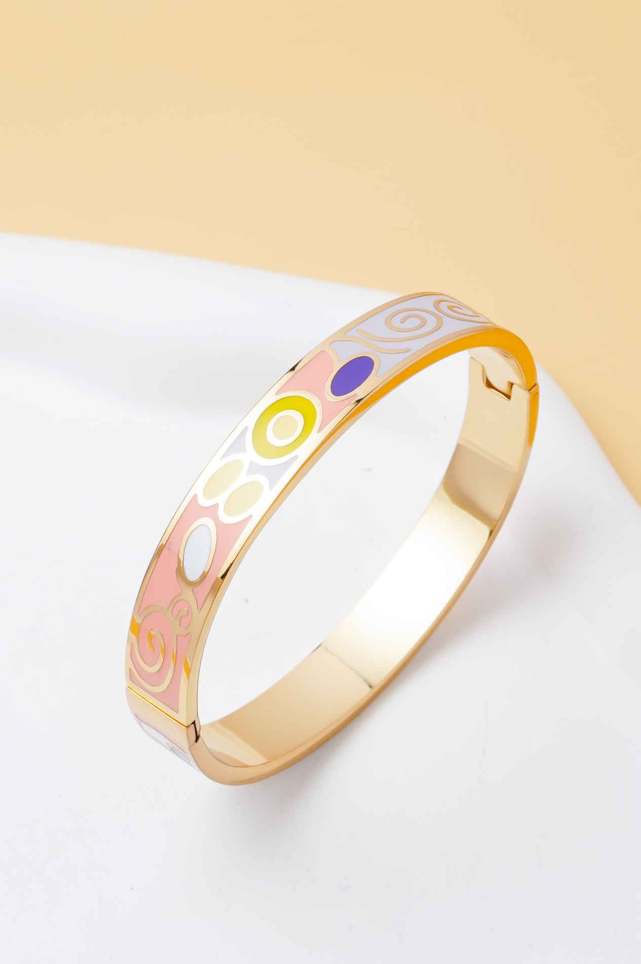 Grossiste Ceramik - Bracelet femme rigide émaillé bleu en acier inoxydable doré – ouvrable – 10 mm – ovale élégant
