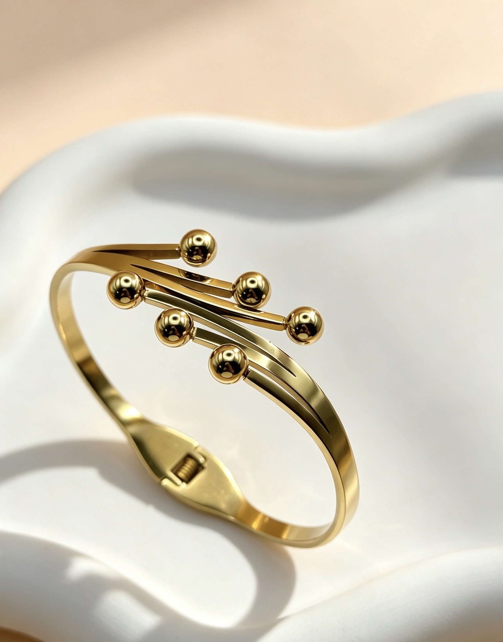 Mayorista Ceramik - Brazalete de múltiples capas en acero inoxidable — Composición gráfica de cuentas lisas (dorado)