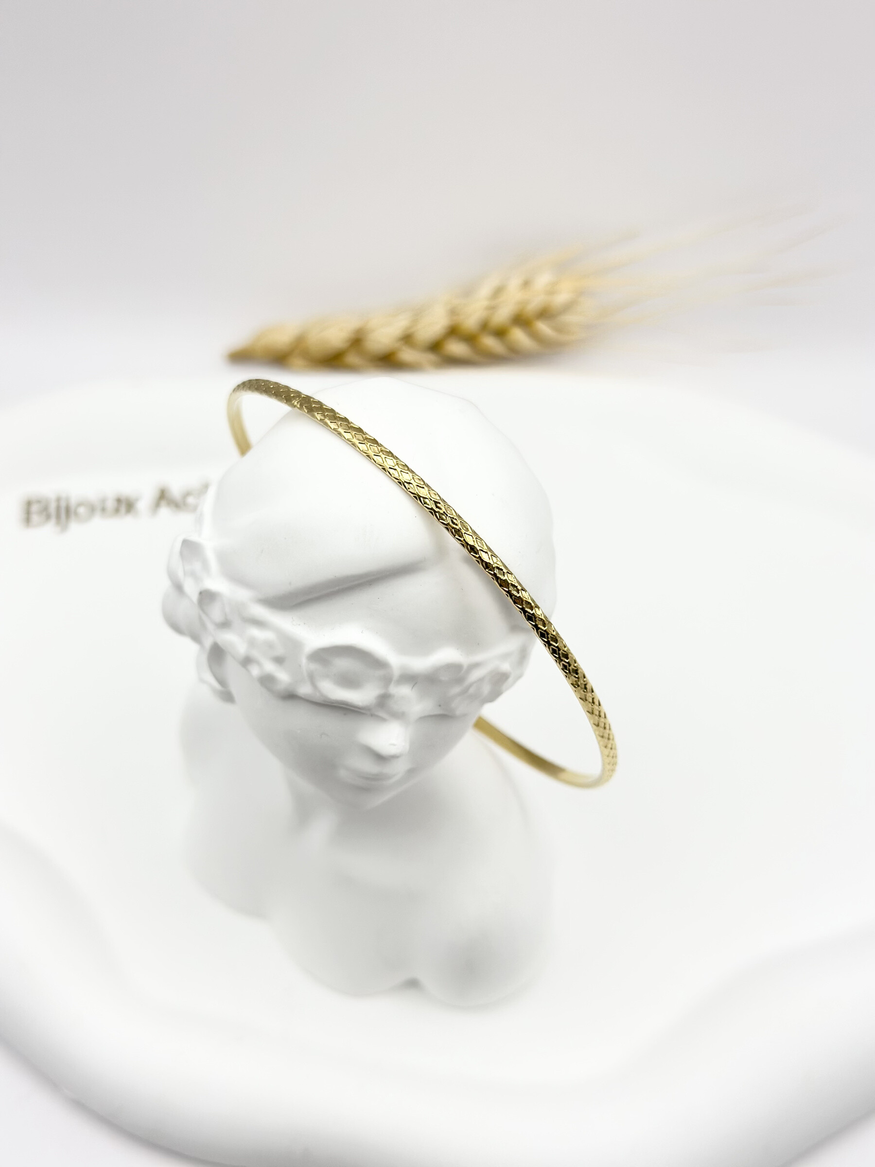 Grossiste Ceramik - Bracelet Jonc Doré à Motif Texturé – Acier Inoxydable