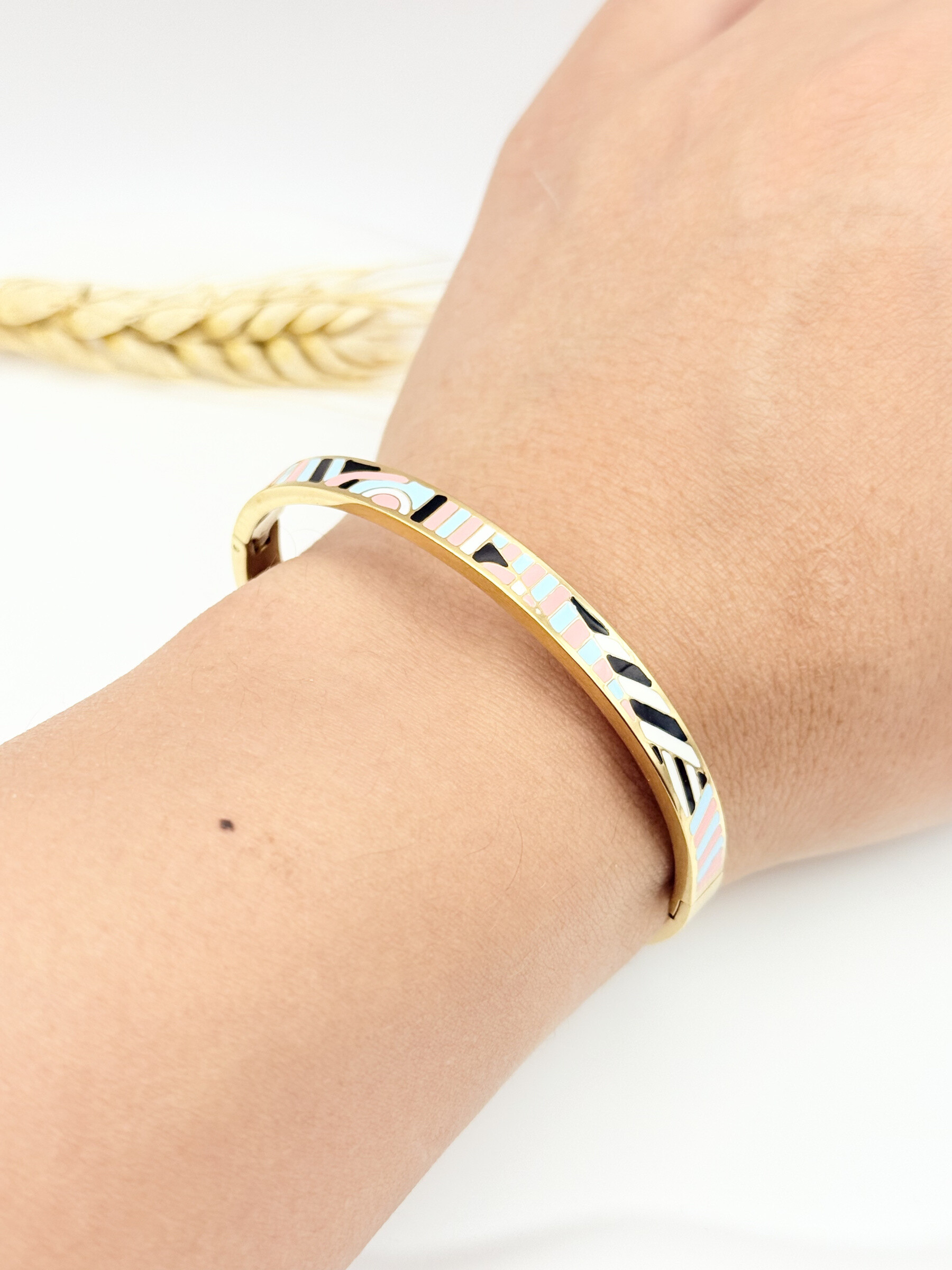 Wholesaler Ceramik - Hinged bangle bracelet in pastel enamel stainless steel