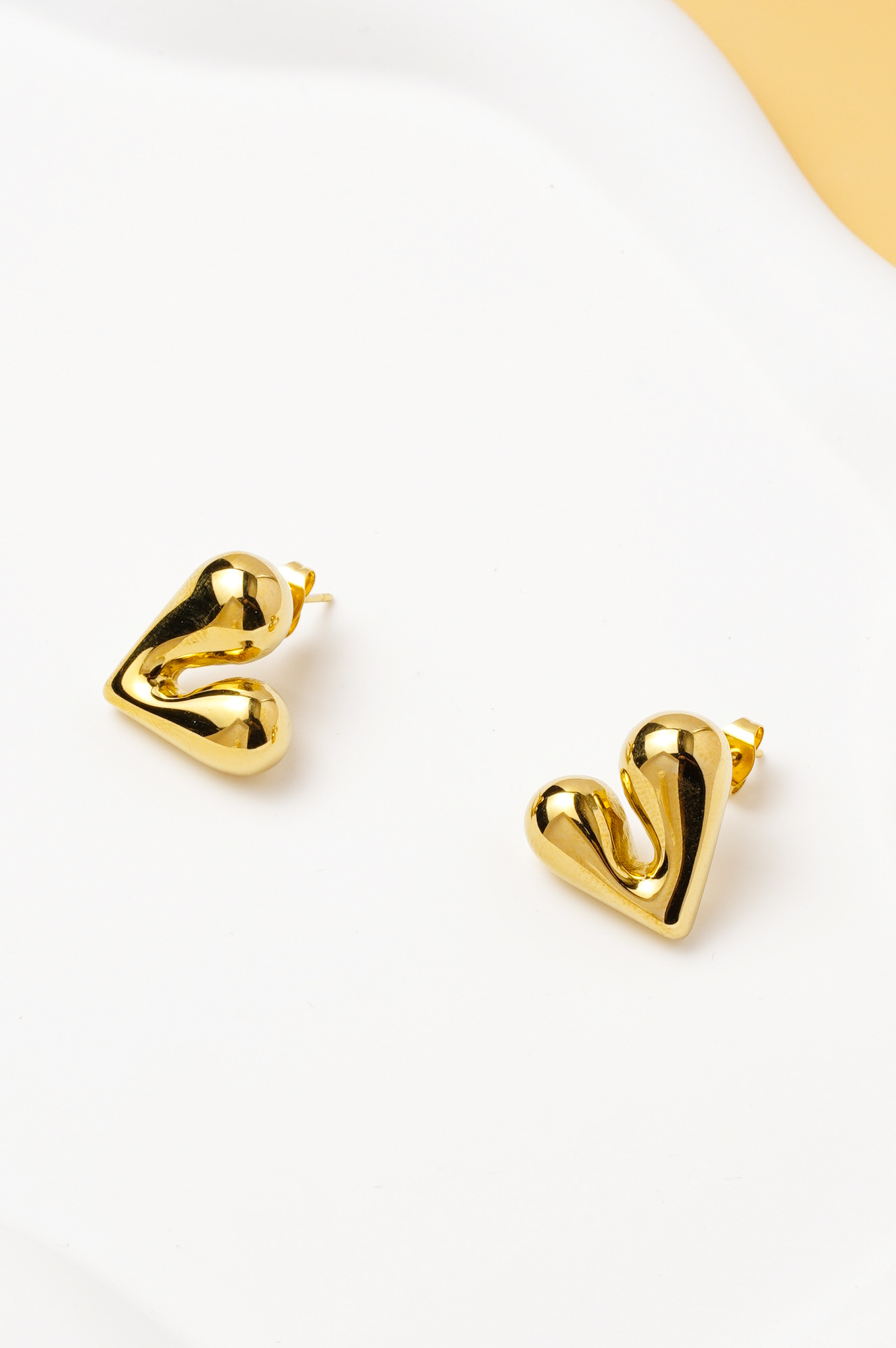 Wholesaler Ceramik - Women's Earrings – Shiny Heart Shape 🔸 Product Description