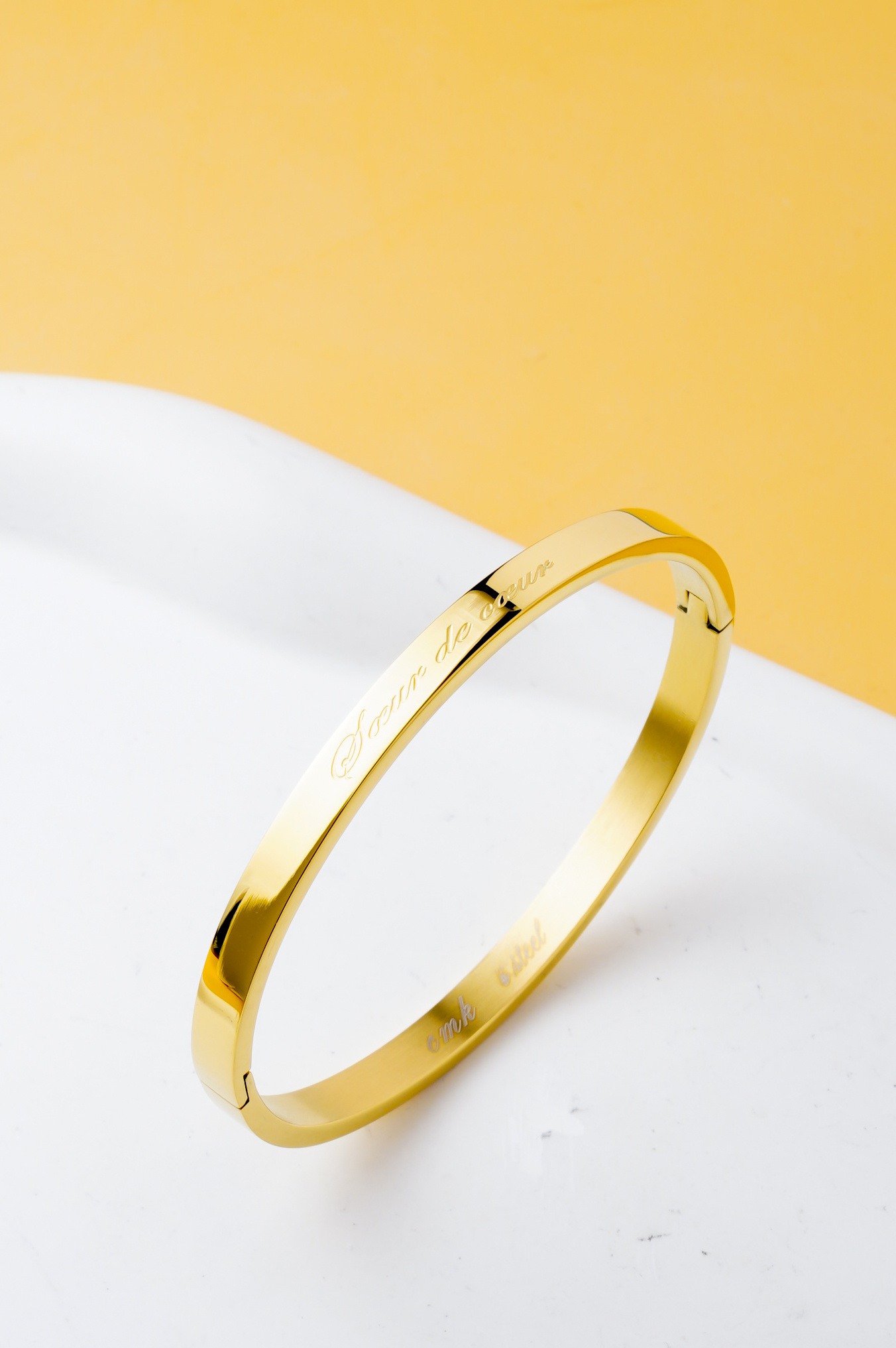 Grossiste Ceramik - Bracelet MESSAGE Femme Gravé – Jonc Acier Inoxydable | 5.5 x 6.5 cm | Couleur au Choix - Soeur de coeur