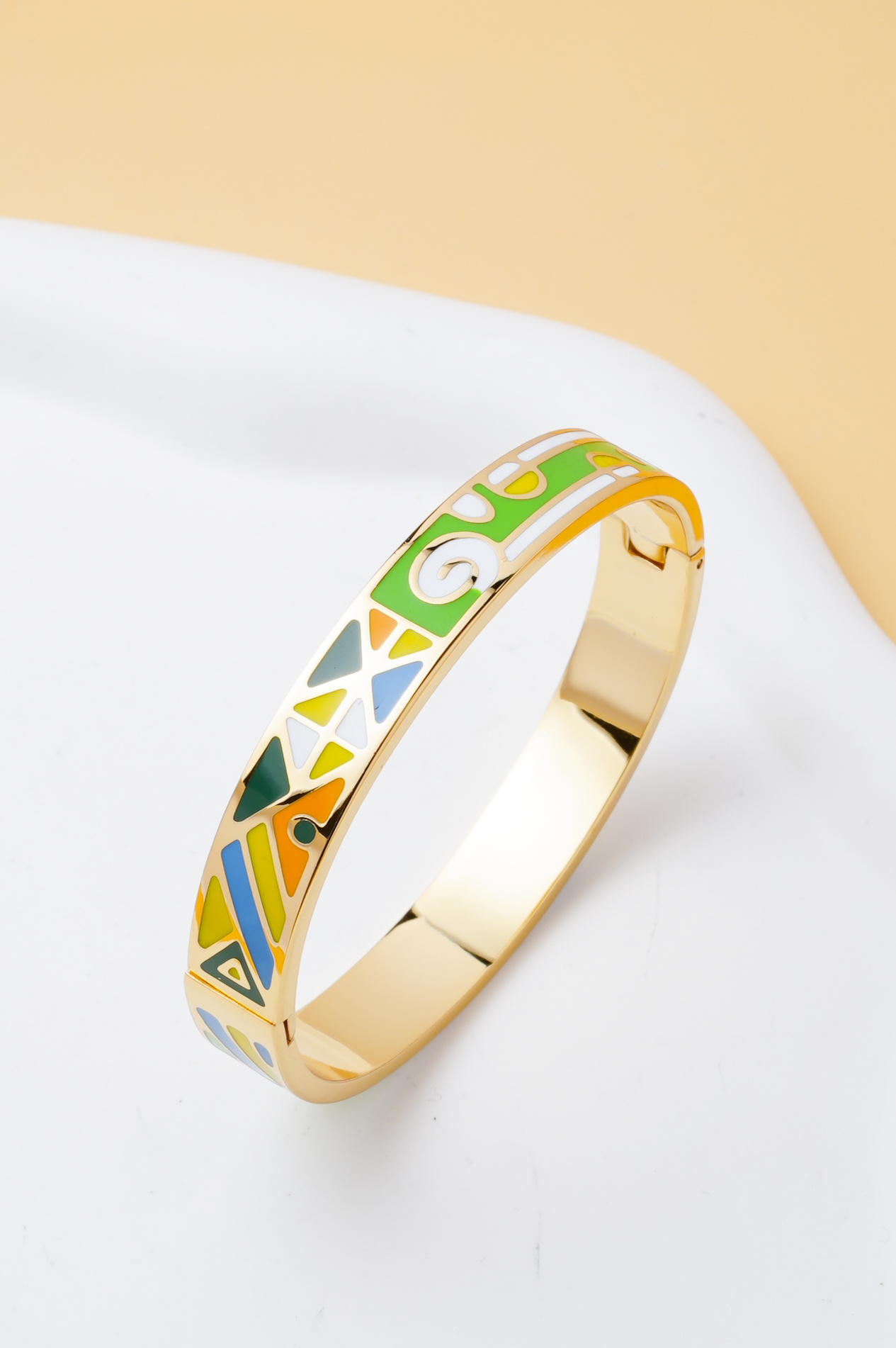 Grossiste Ceramik - Bracelet femme rigide émaillé multicolore en acier inoxydable doré – ouvrable – 10 mm – ovale élégant