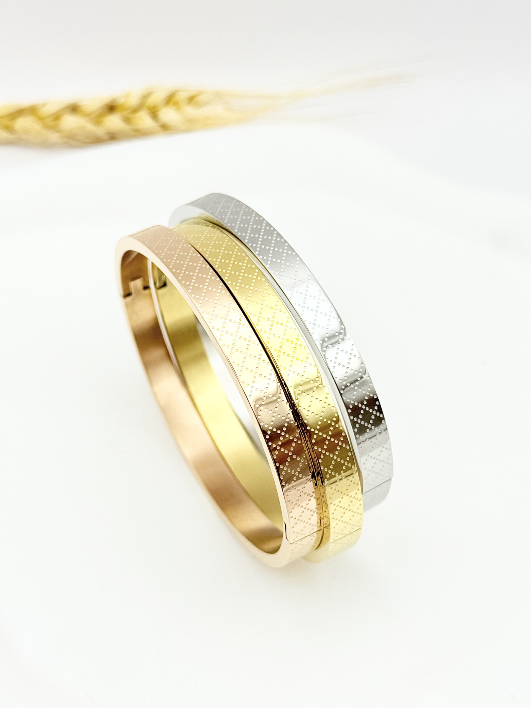 Wholesaler Ceramik - Set of 3 engraved stainless steel bangle bracelets Sold together