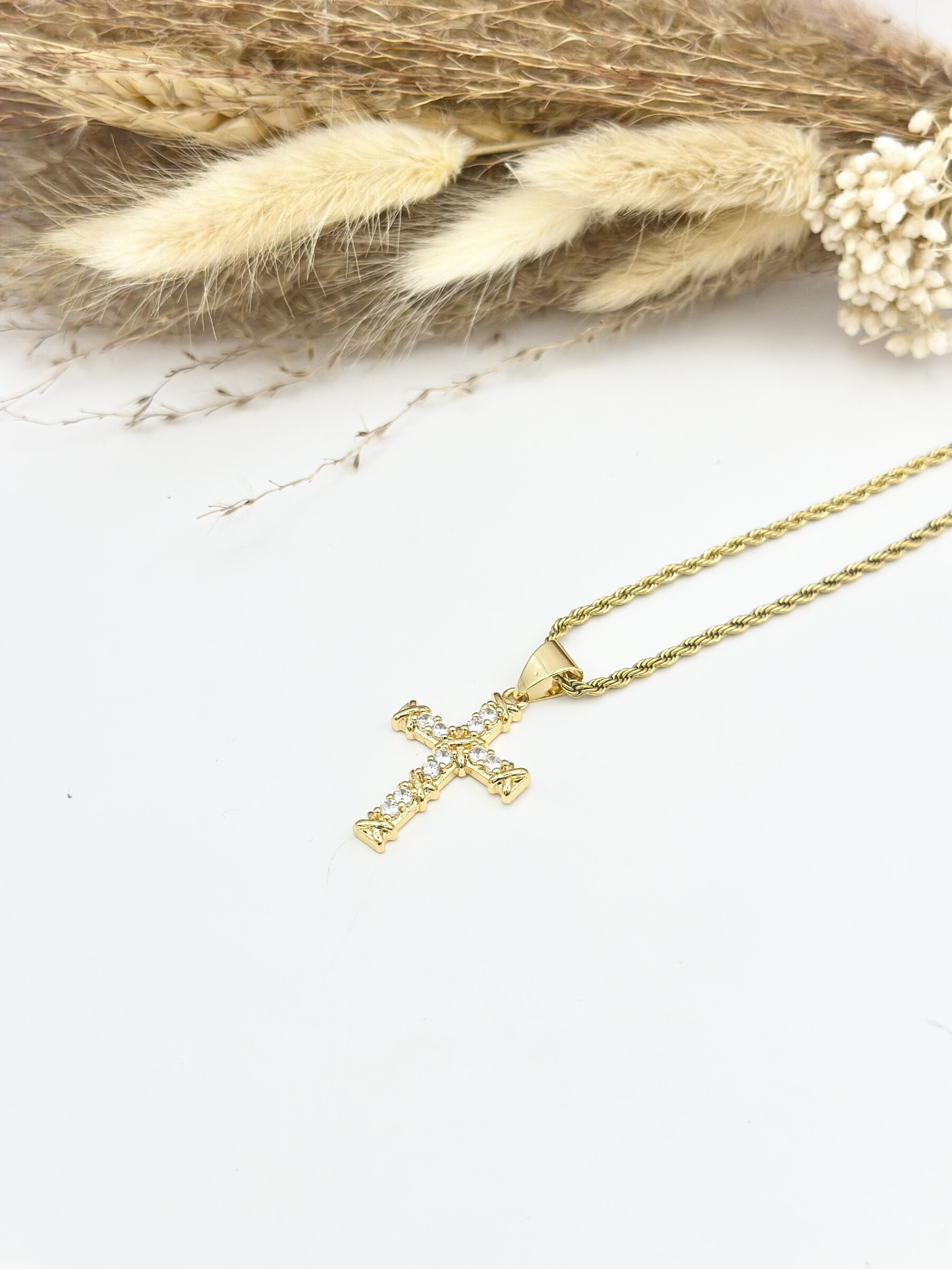 Wholesaler Ceramik - Stainless steel necklace with zirconium rhinestone cross pendant