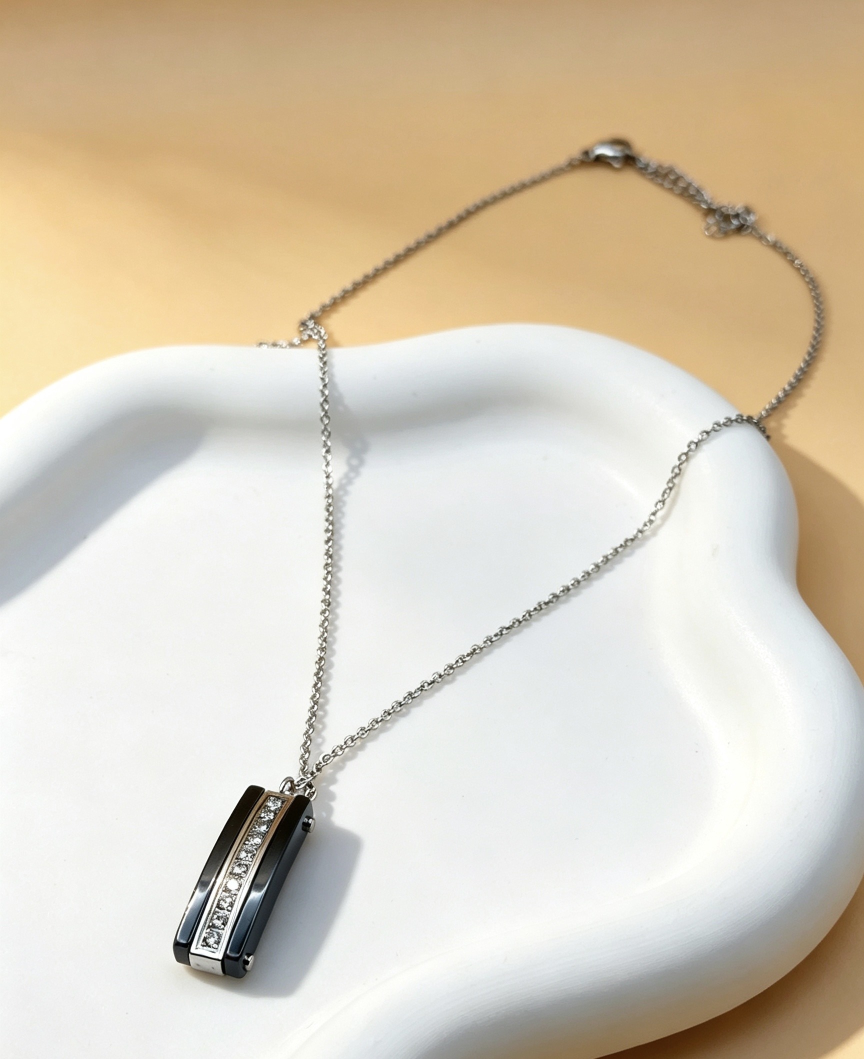 Grossista Ceramik - Collana elegante e raffinata in acciaio inossidabile e ceramica