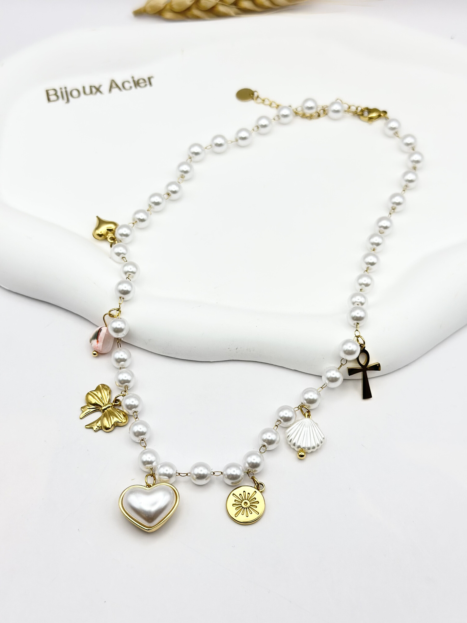 Grossiste Ceramik - Collier “Pearl Spirit”  Charms Symboliques & Perles  Acier Inoxydable