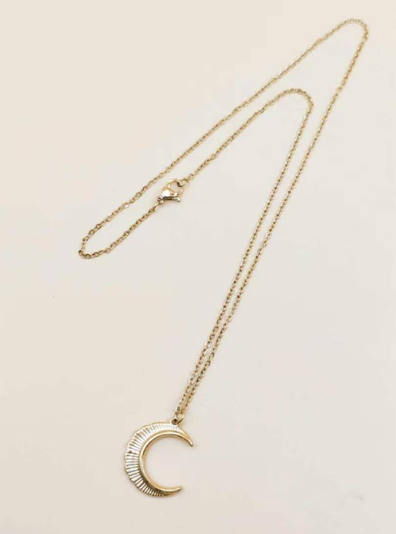 Grossista Ceramik - Nome del prodotto Collana Donna Dorata 45 cm – Acciaio Inossidabile – Pendente Luna Crescente