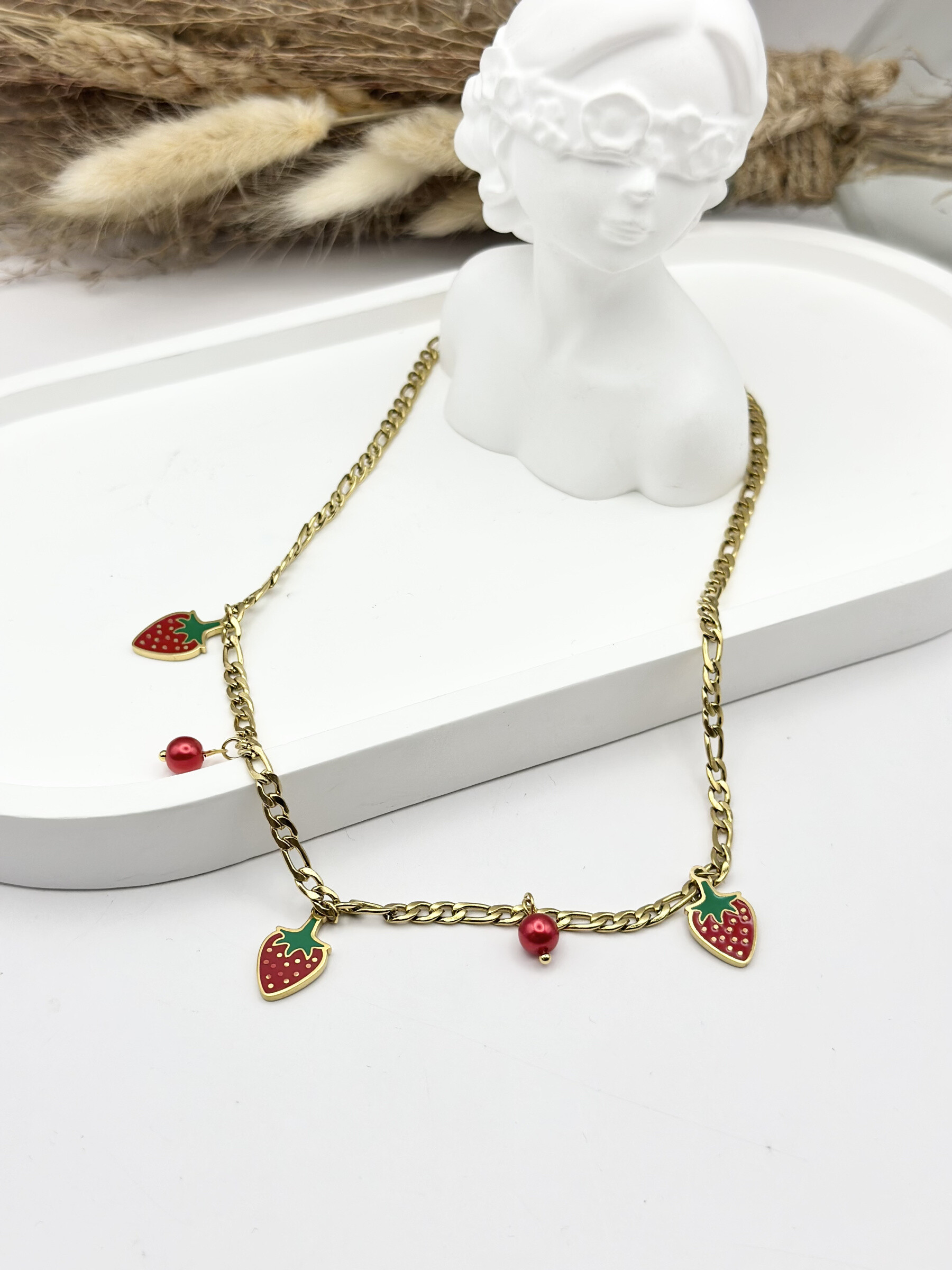 Grossiste Ceramik - Collier avec Breloques en Acier Inoxydable  Thème Fraise