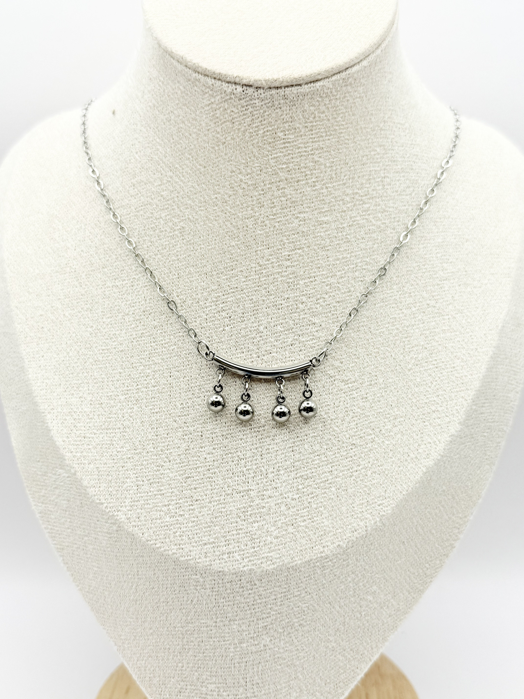 Mayorista Ceramik - Collar minimalista de acero inoxidable - Barra curvada y colgantes de bola