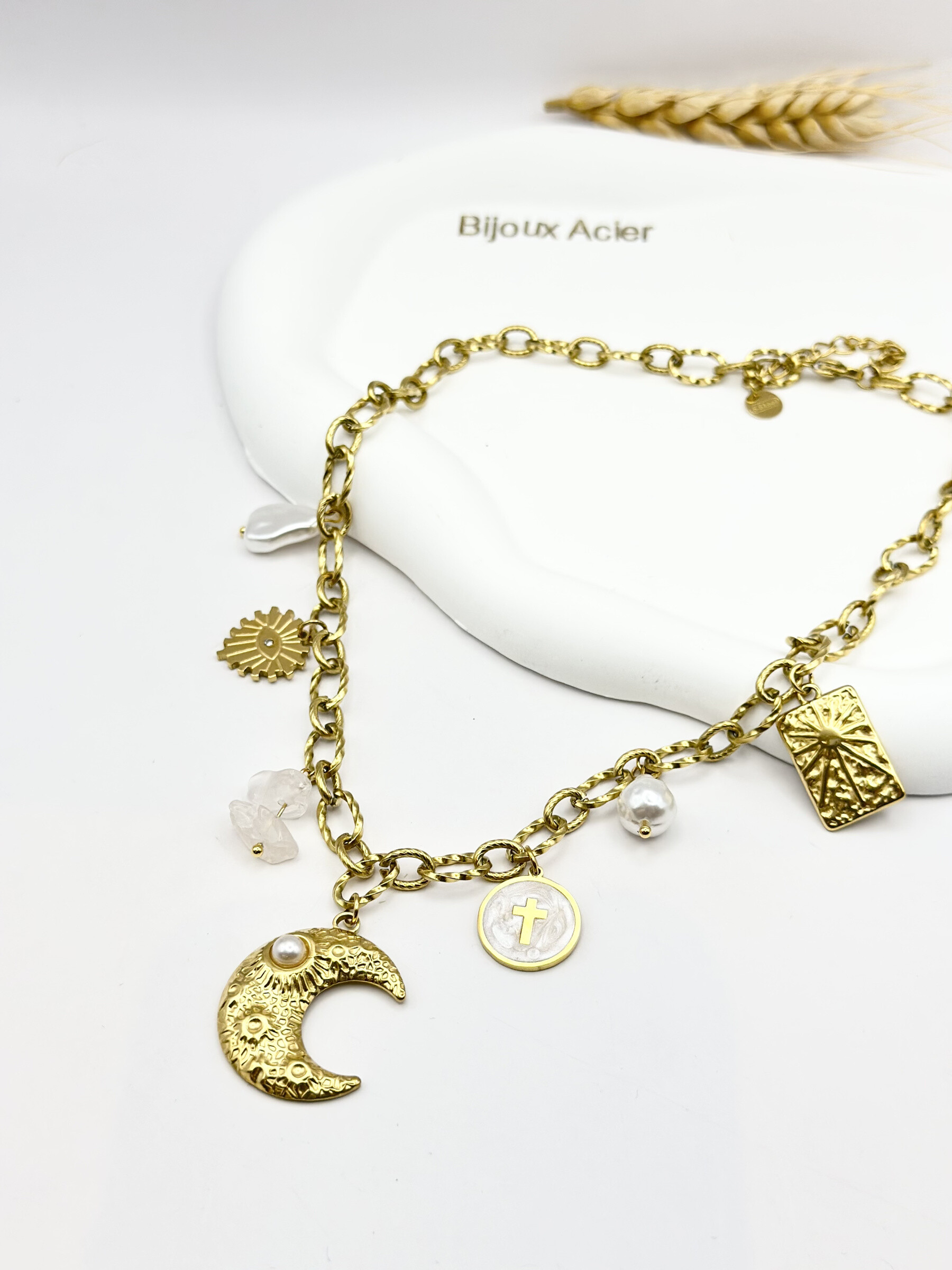 Grossiste Ceramik - Collier "Luna Sacrée" – Symboles Spirituels en Acier Inoxydable