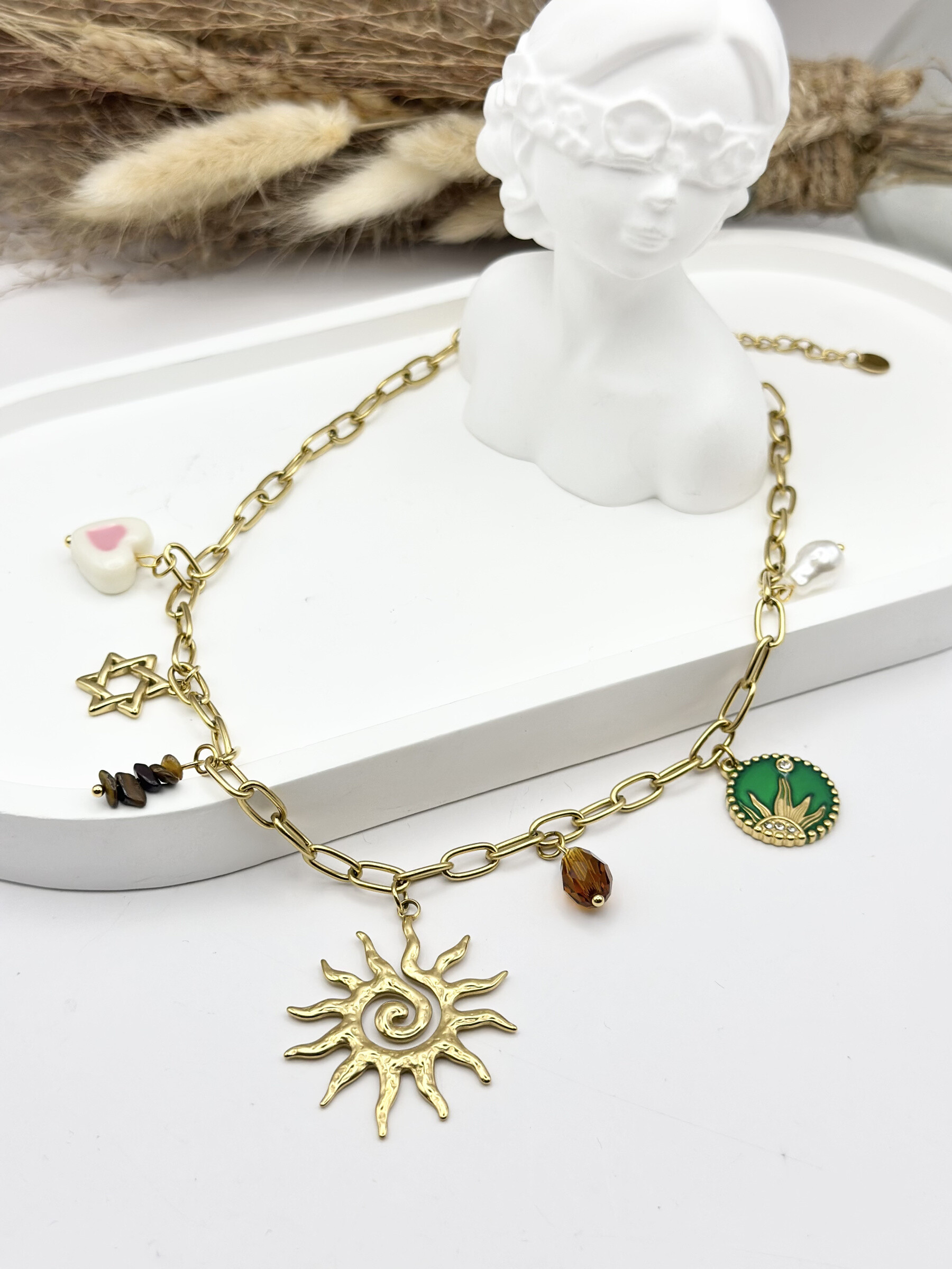 Grossiste Ceramik - Collier avec Breloques en Acier Inoxydable  Thème Céleste et Symbolique