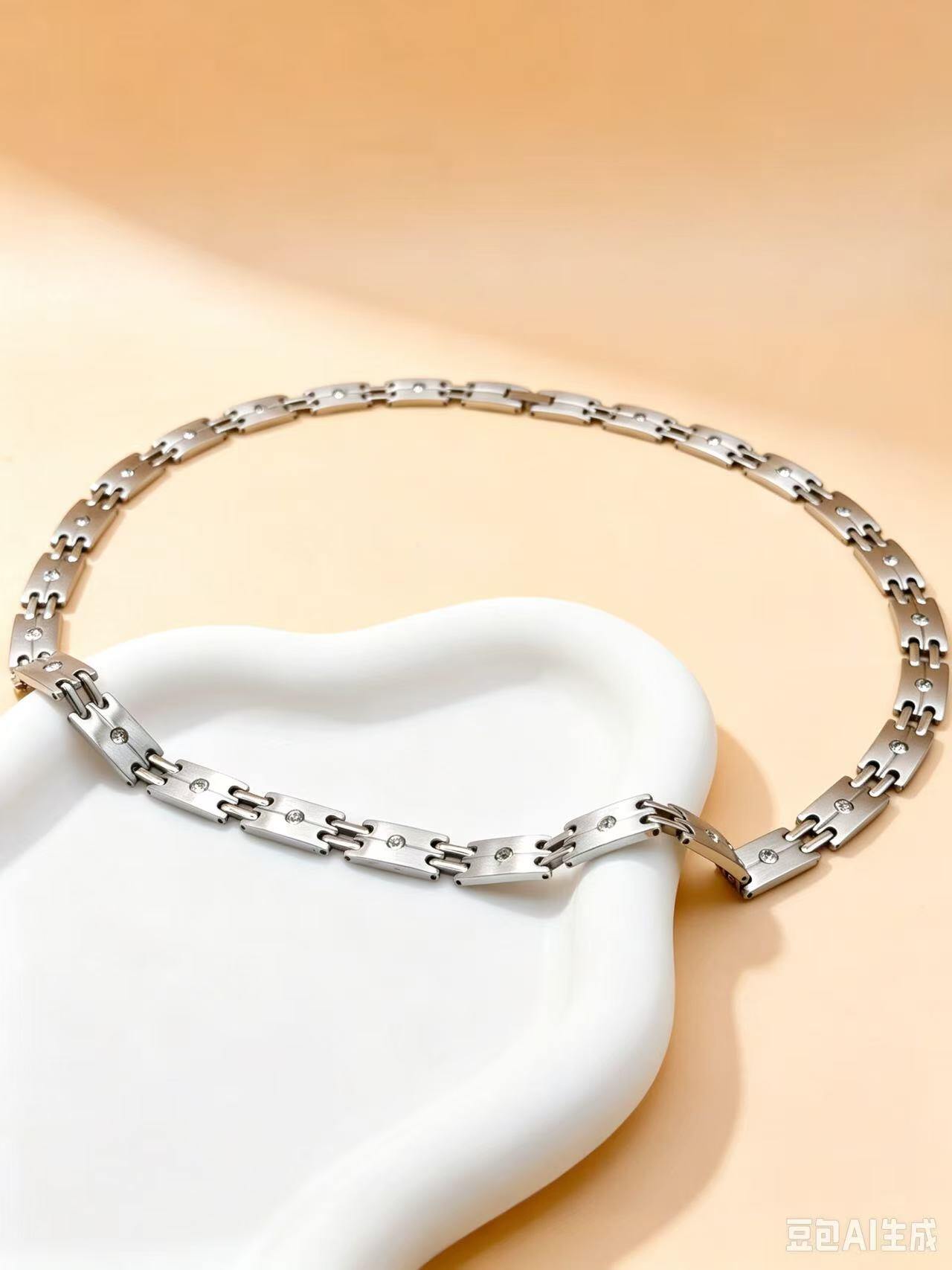 Grossiste Ceramik - Collier Maillons Rectangulaires Strass Argenté Acier Inoxydable | Bijou Chic Moderne