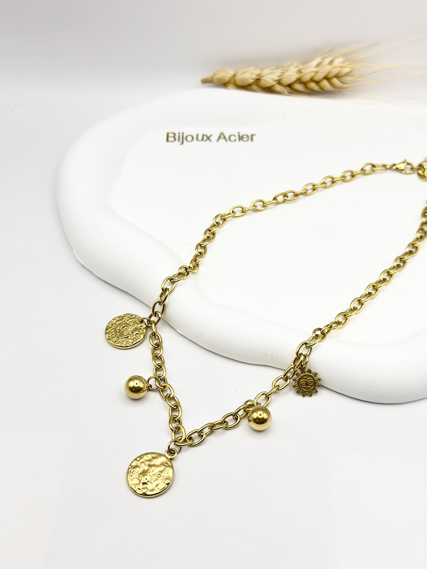 Grossiste Ceramik - Collier “Golden Aura” – Charms Soleil & Médaillons  Acier Inoxydable