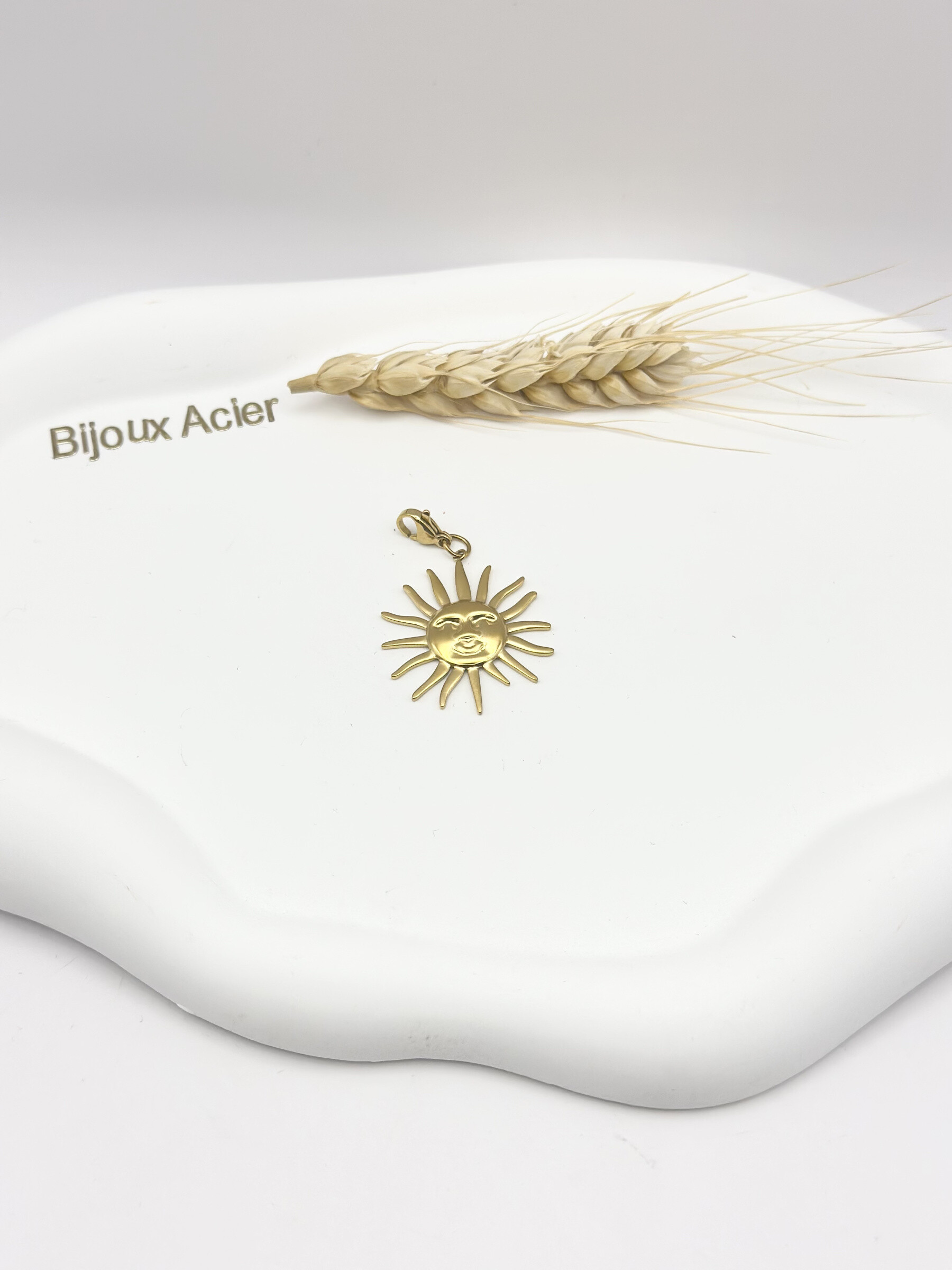 Grossiste Ceramik - Charm Pendentif Soleil Rayonnant – Acier Inoxydable Doré