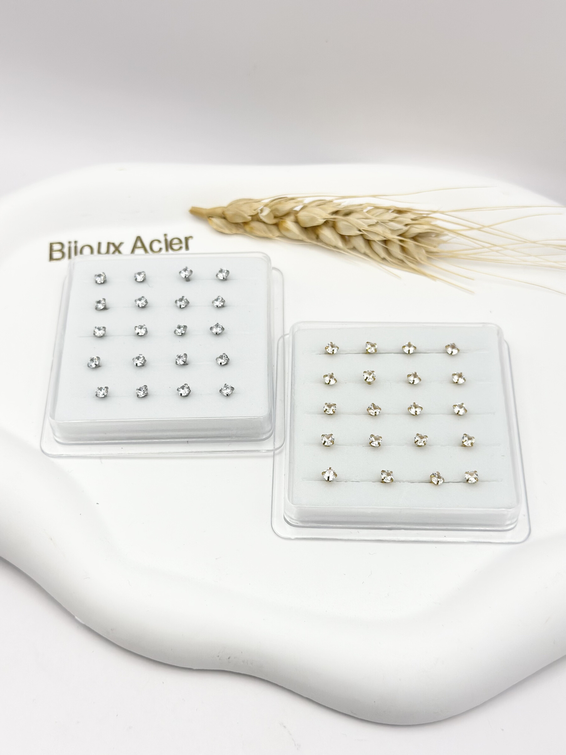 Grossiste Ceramik - Lot de 20 piercings clous – Acier inoxydable doré ou argenté avec strass griffés