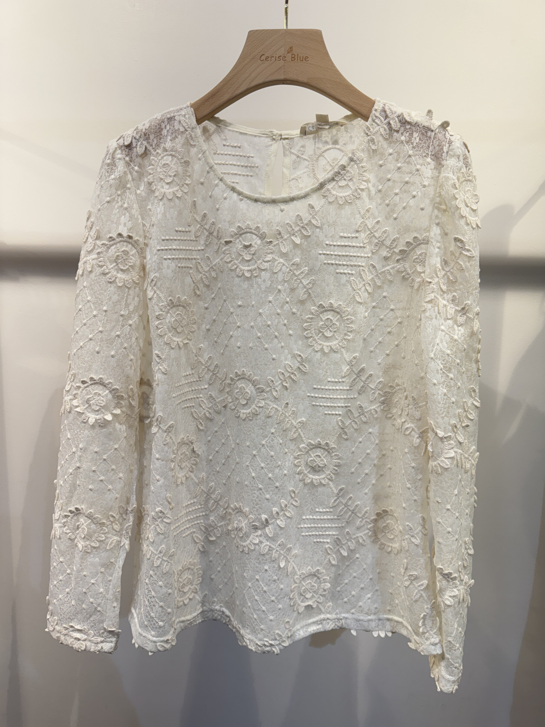 Wholesaler Cerise Blue - Lace blouse