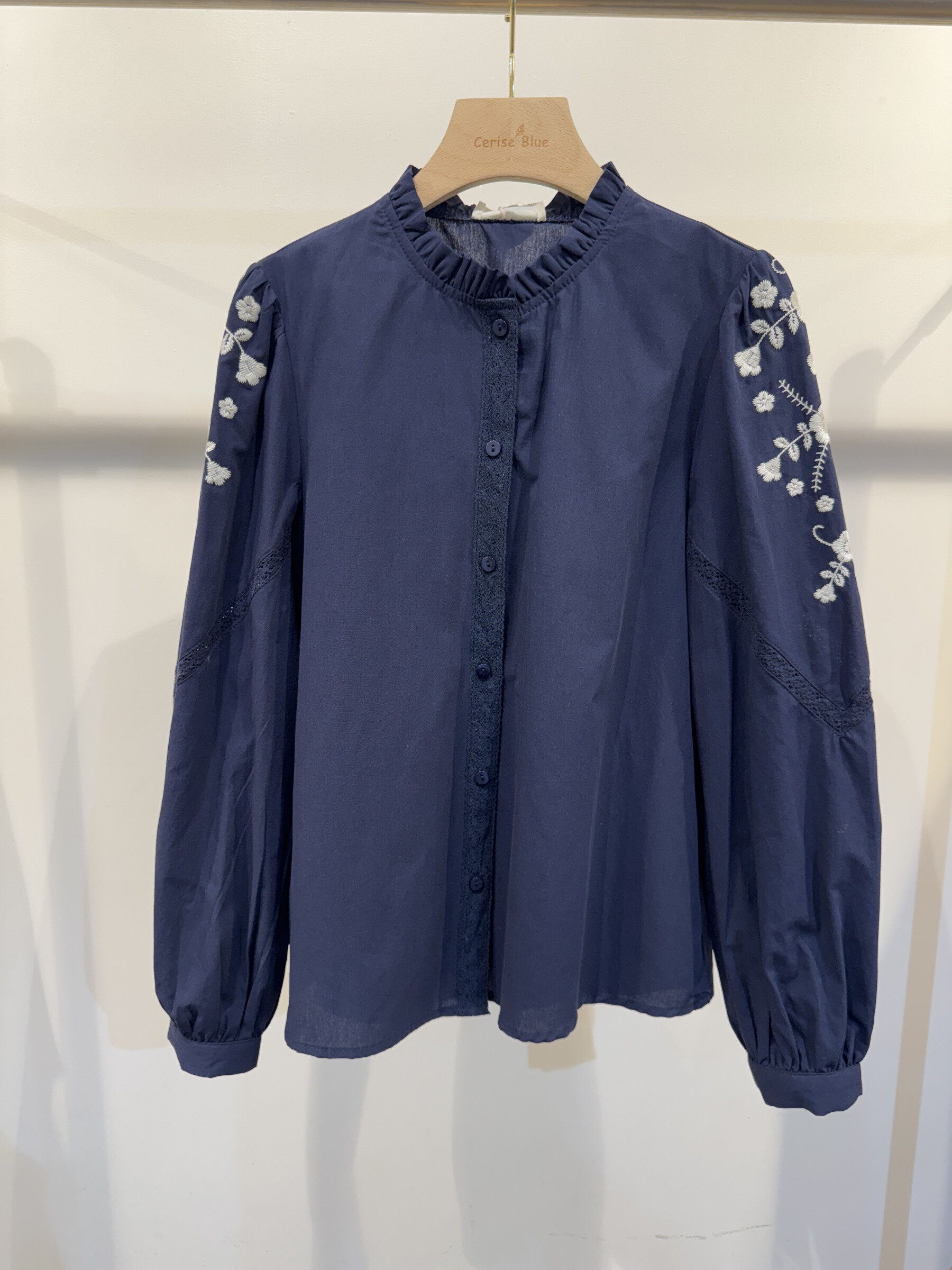 Wholesaler Cerise Blue - Embroidered blouse
