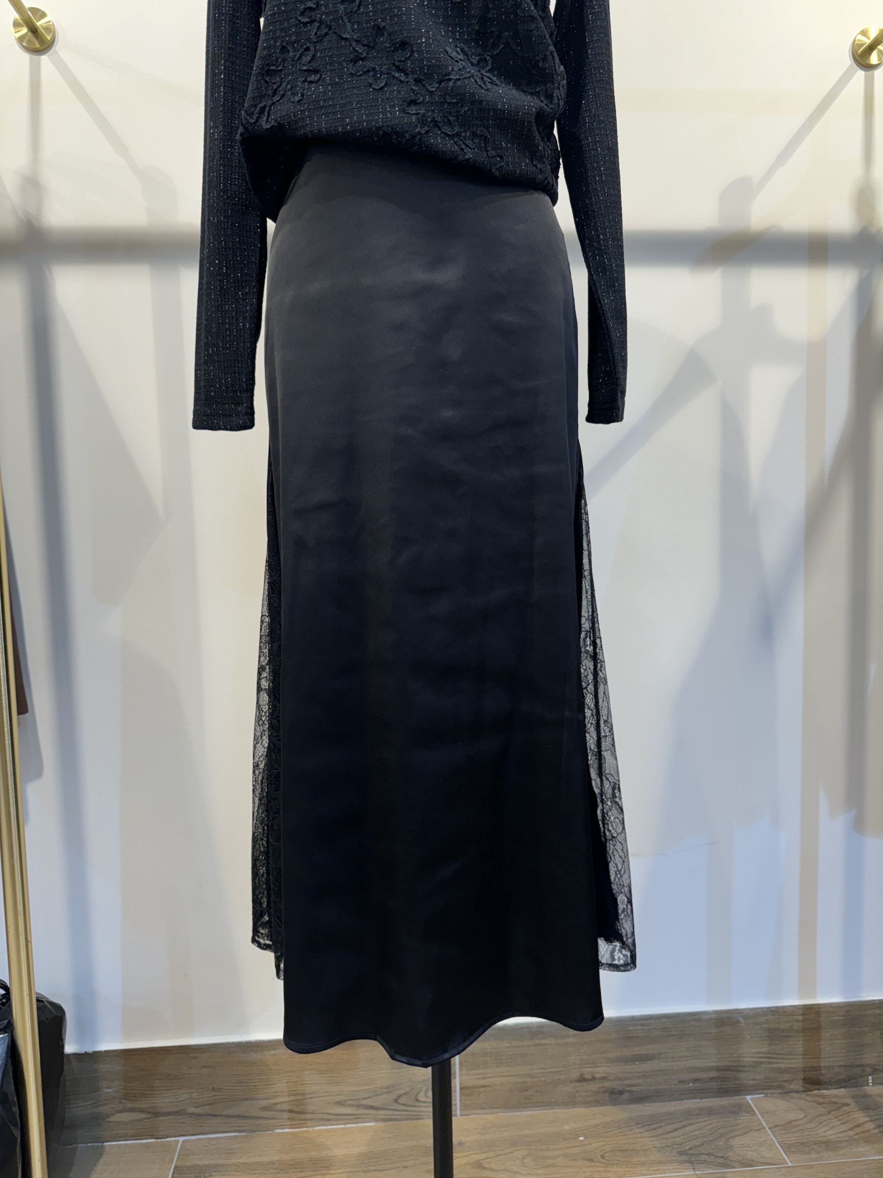 Mayorista Cerise Blue - FALDA MIDI EFECTO SATINADO ENCAJE A DOS CARAS