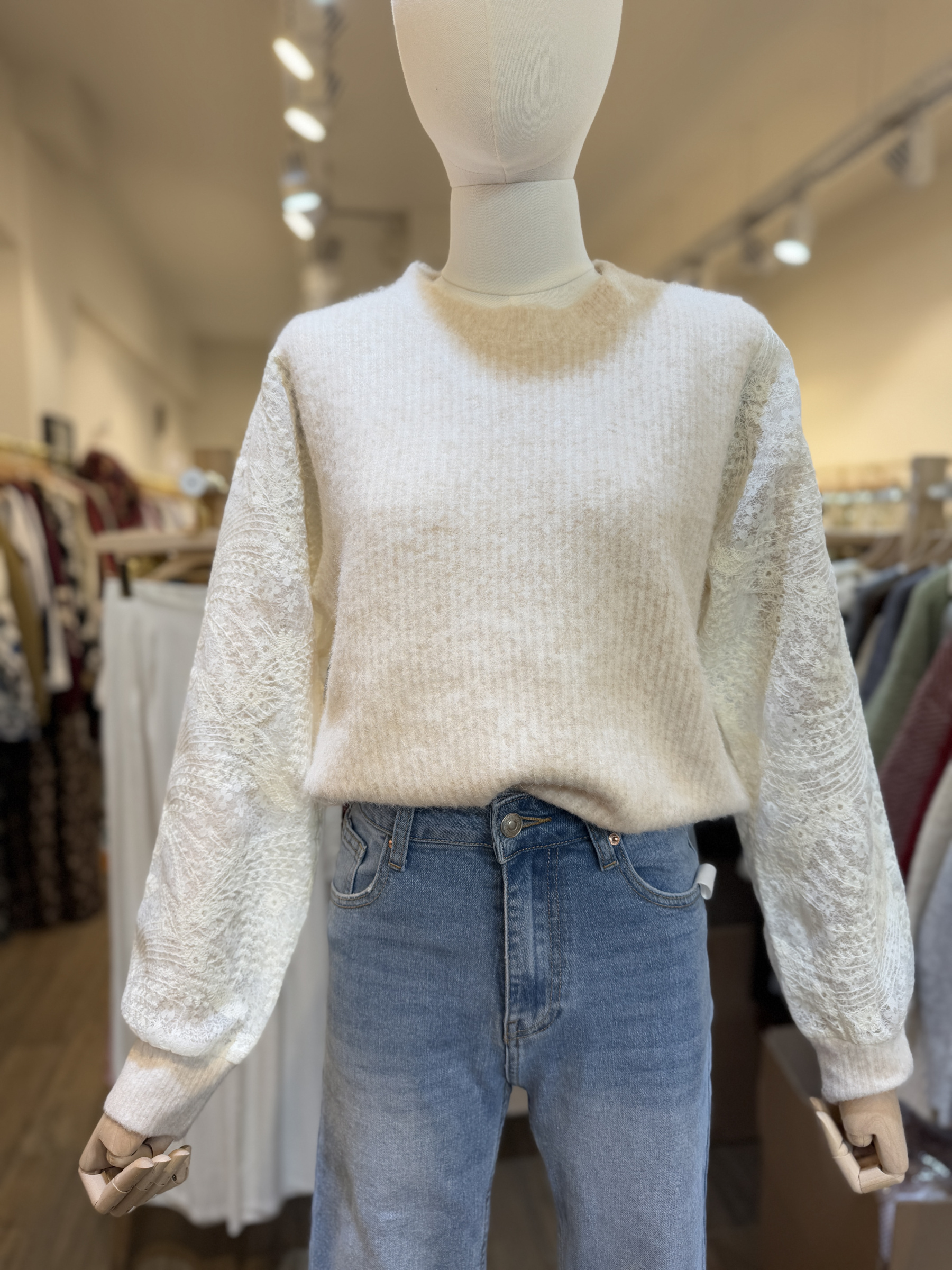 Wholesaler Cerise Blue - Embroidered sleeve sweater