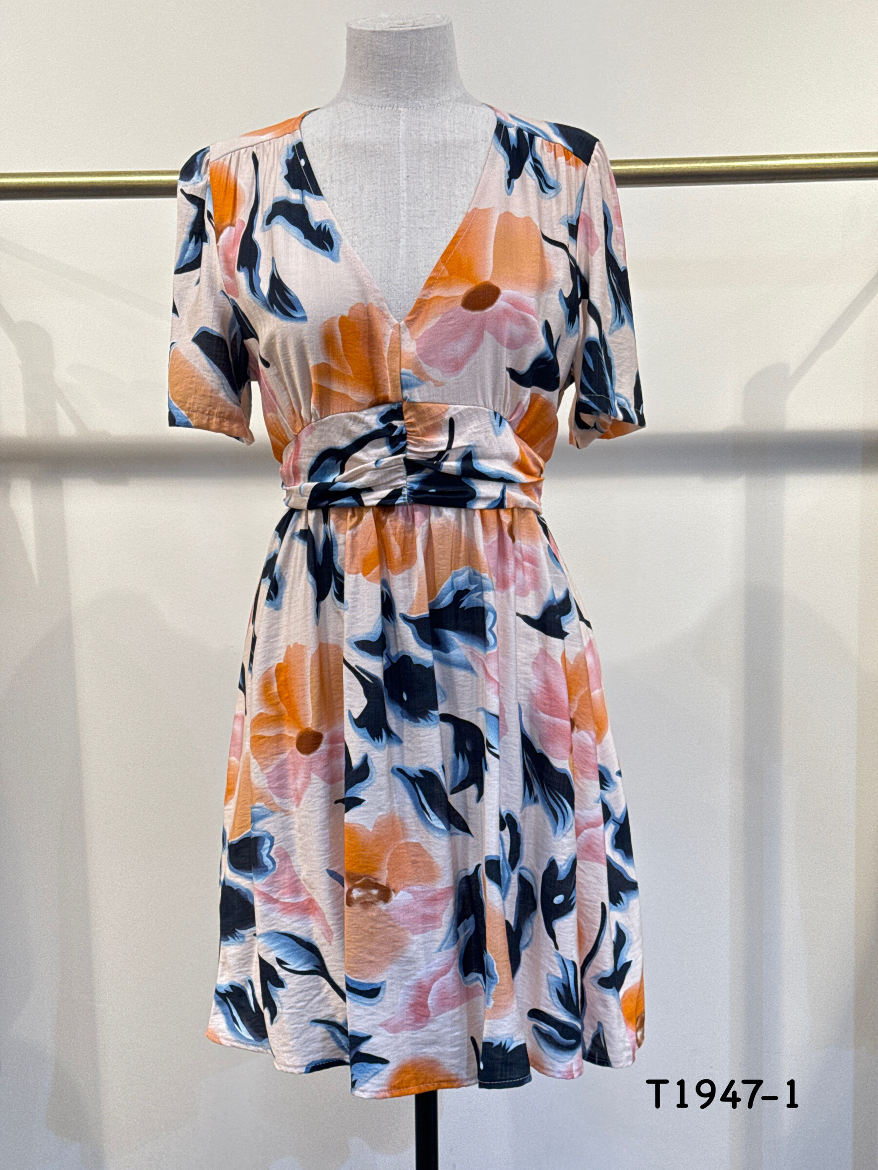 Wholesaler Cerise Blue - Flowery dress
