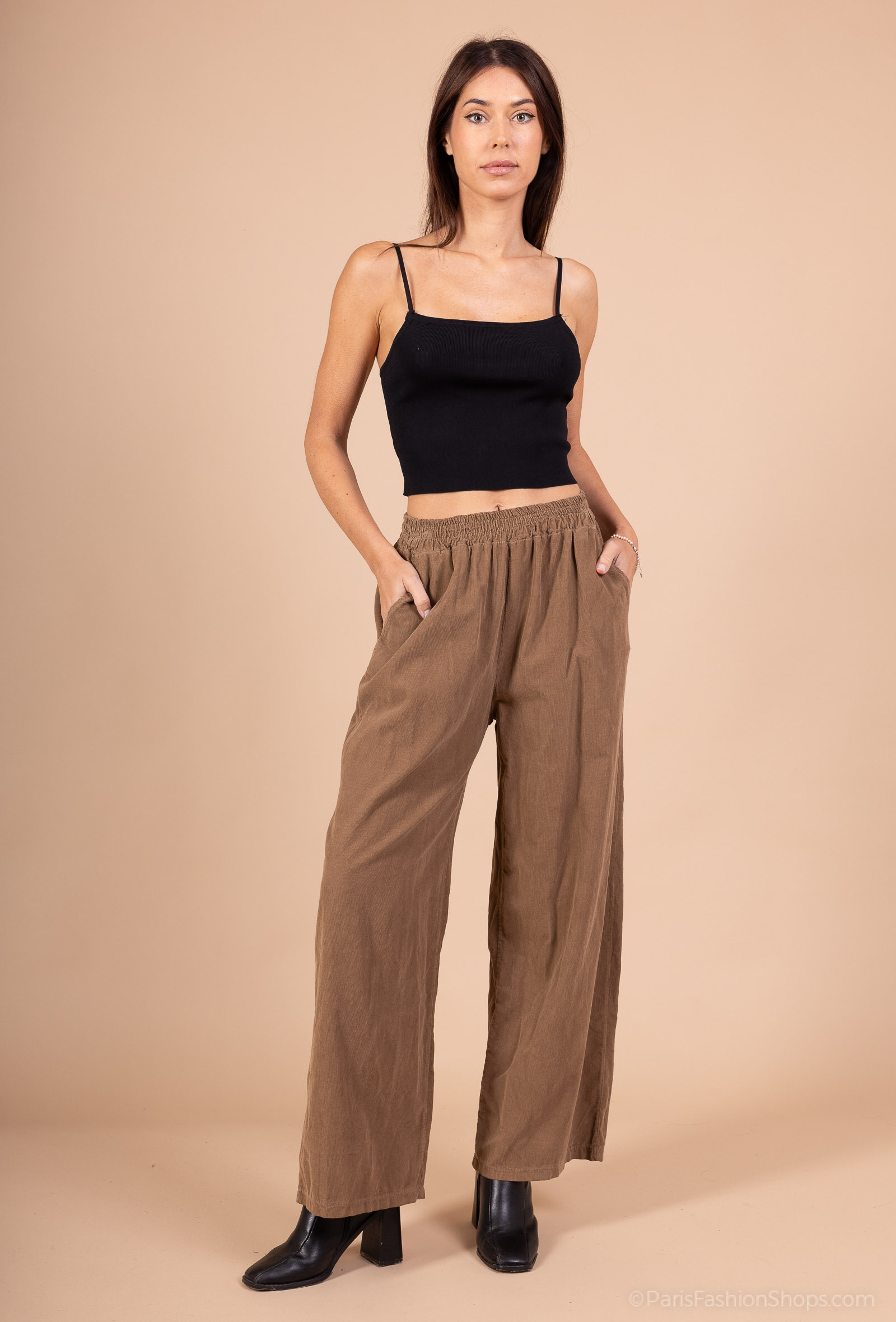 Grossiste Chana Mod - Pantalon en velour avec 2 poches à l'avant
