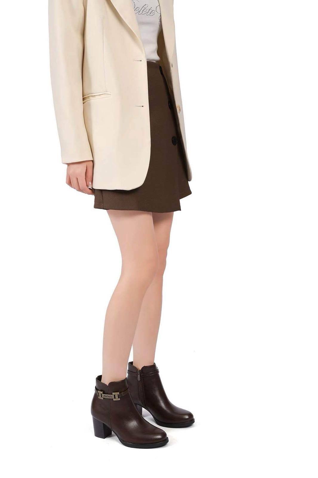 Grossiste CHC SHOES - Bottines Femme à Talon Carré et Boucle