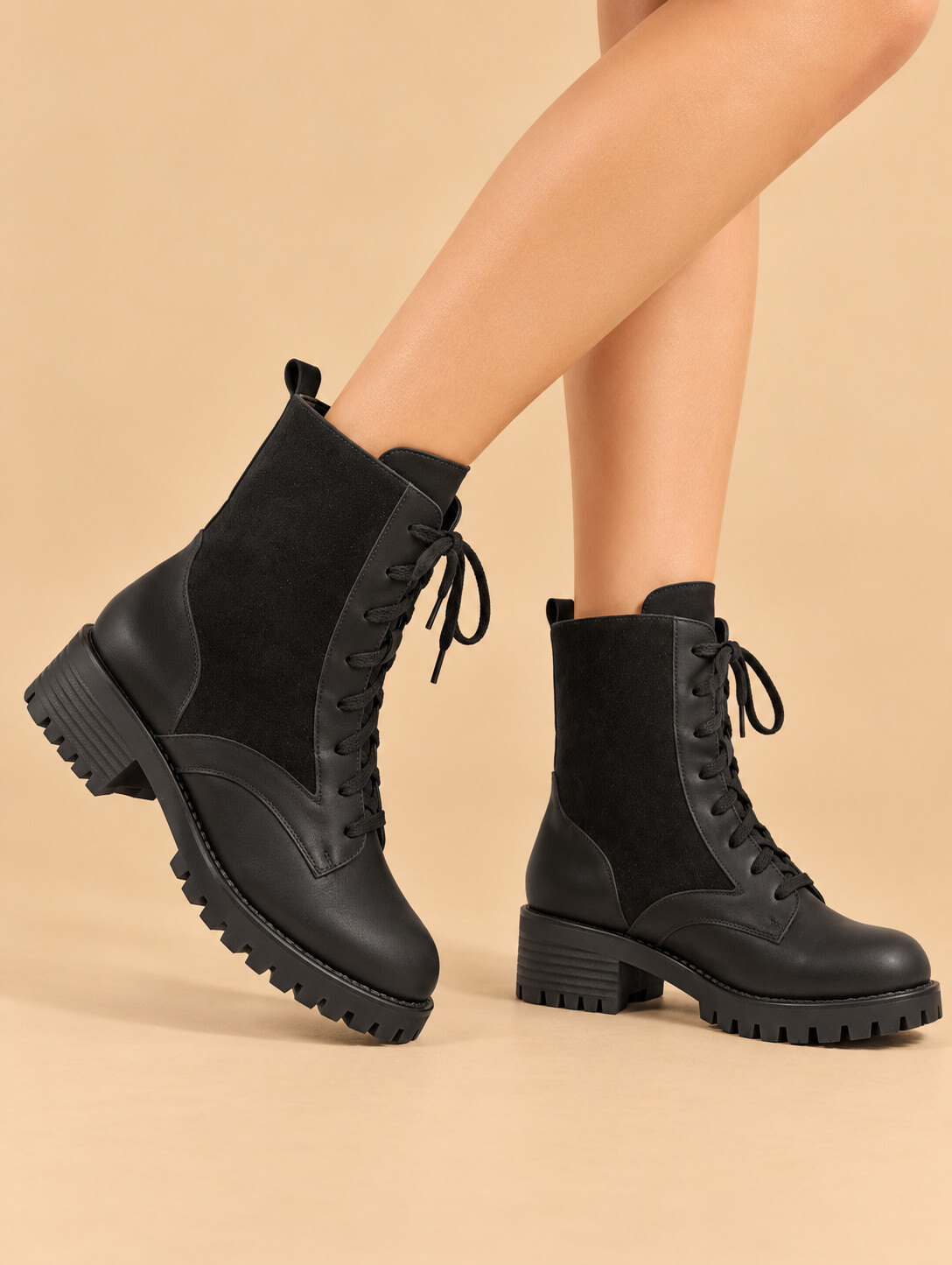 Grossista CHC SHOES - Stivali classici con lacci