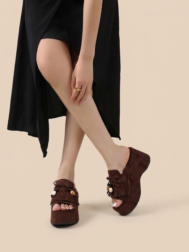 Grossiste CHC SHOES - Mules Compensées en Suédine avec Franges Style Mocassin