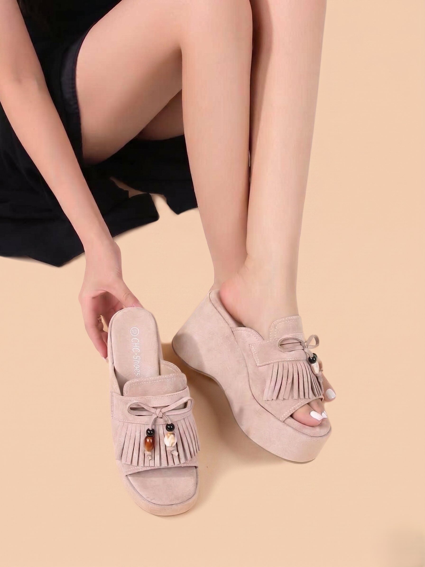 Grossista CHC SHOES - Mule con Zeppa in Camoscio con Frange Stile Mocassino