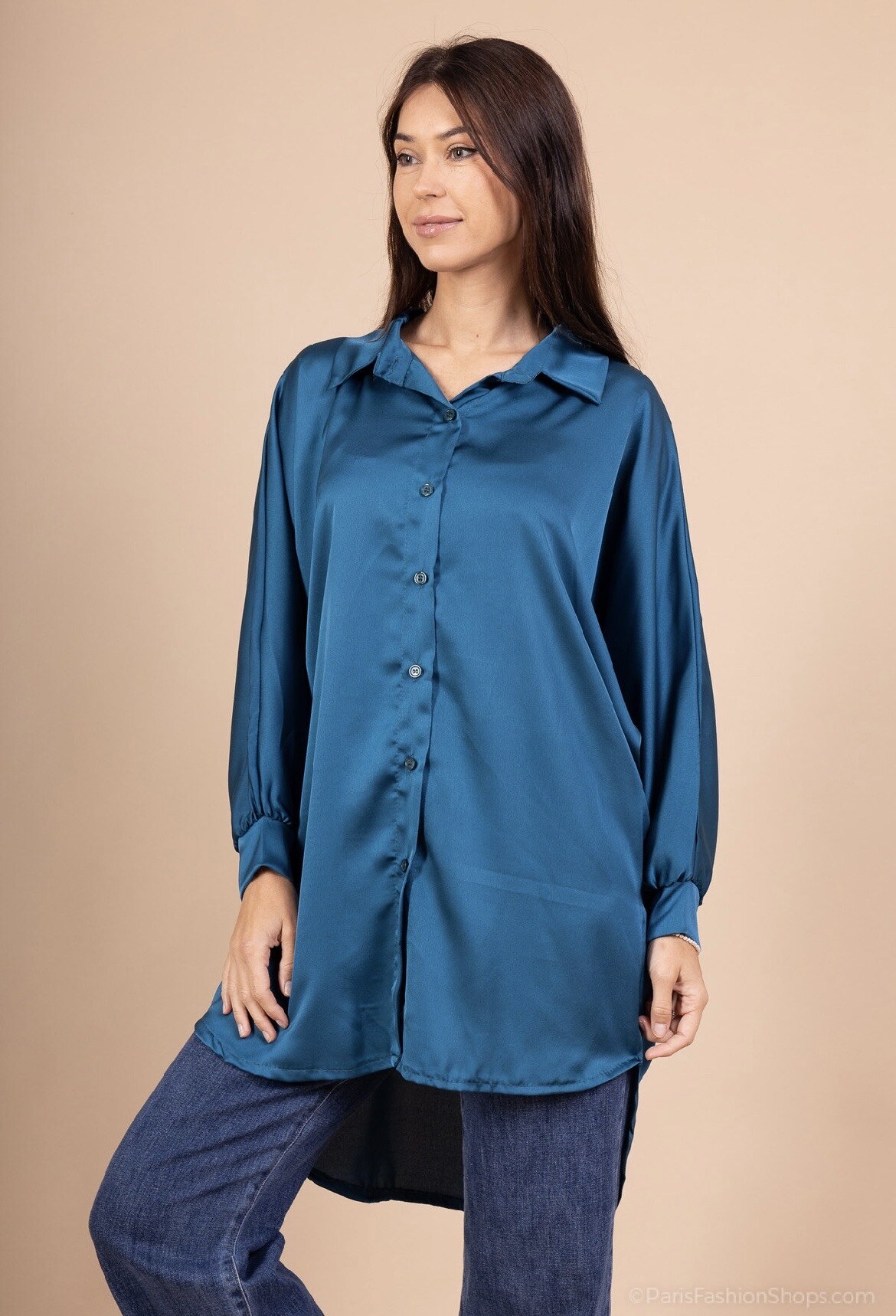 Chemise satinée italienne, manches chauve-souris, idéale pour l'hiver 2025, 100% polyester, collection Automne/Hiver.