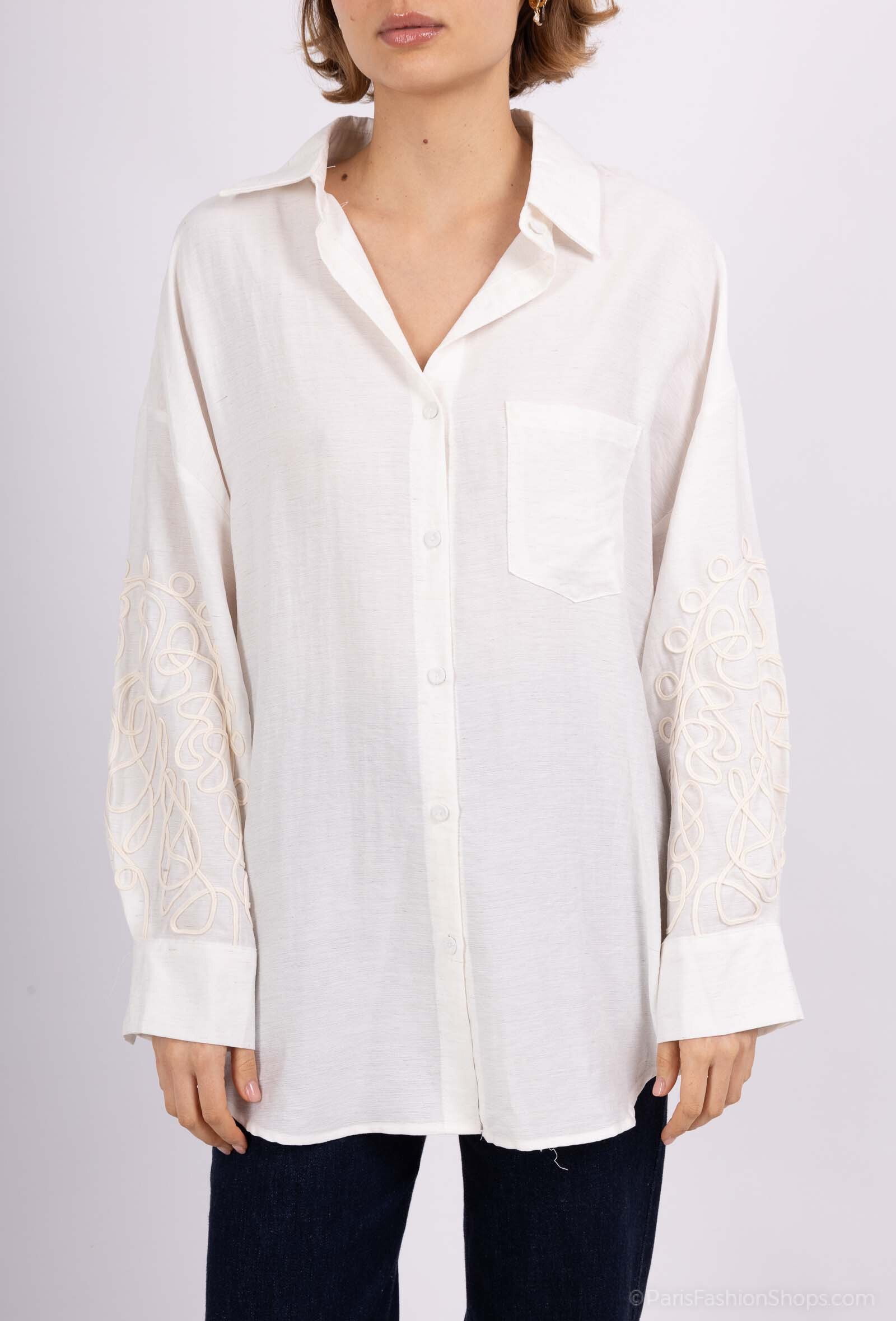 Wholesaler CHEN MODE - Chic shirt with elegant curls - Art of detail