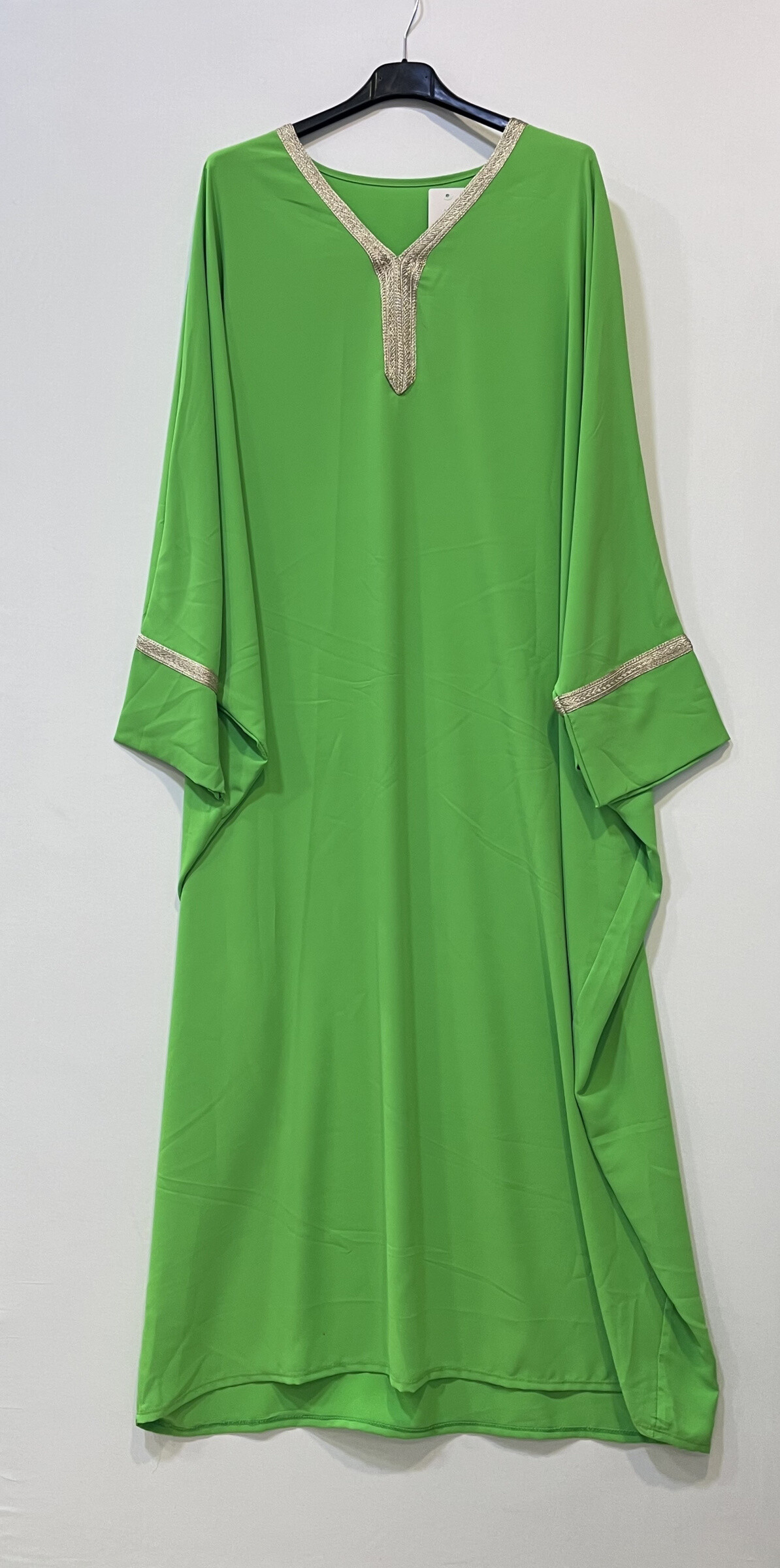 Wholesaler CHEN MODE - ABAYA long elegant with golden details in the sleeves and collar