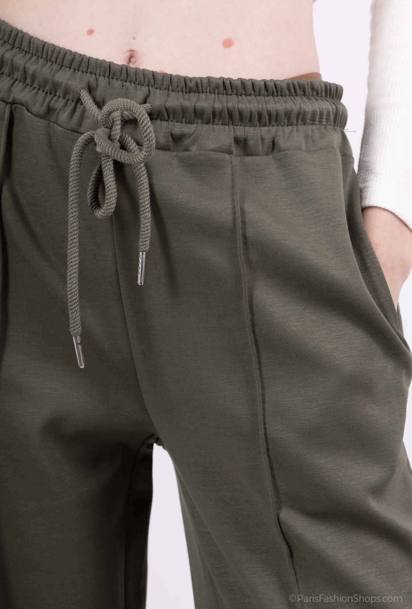 Wholesaler CHEN MODE - Trendy jogging pants with descending line