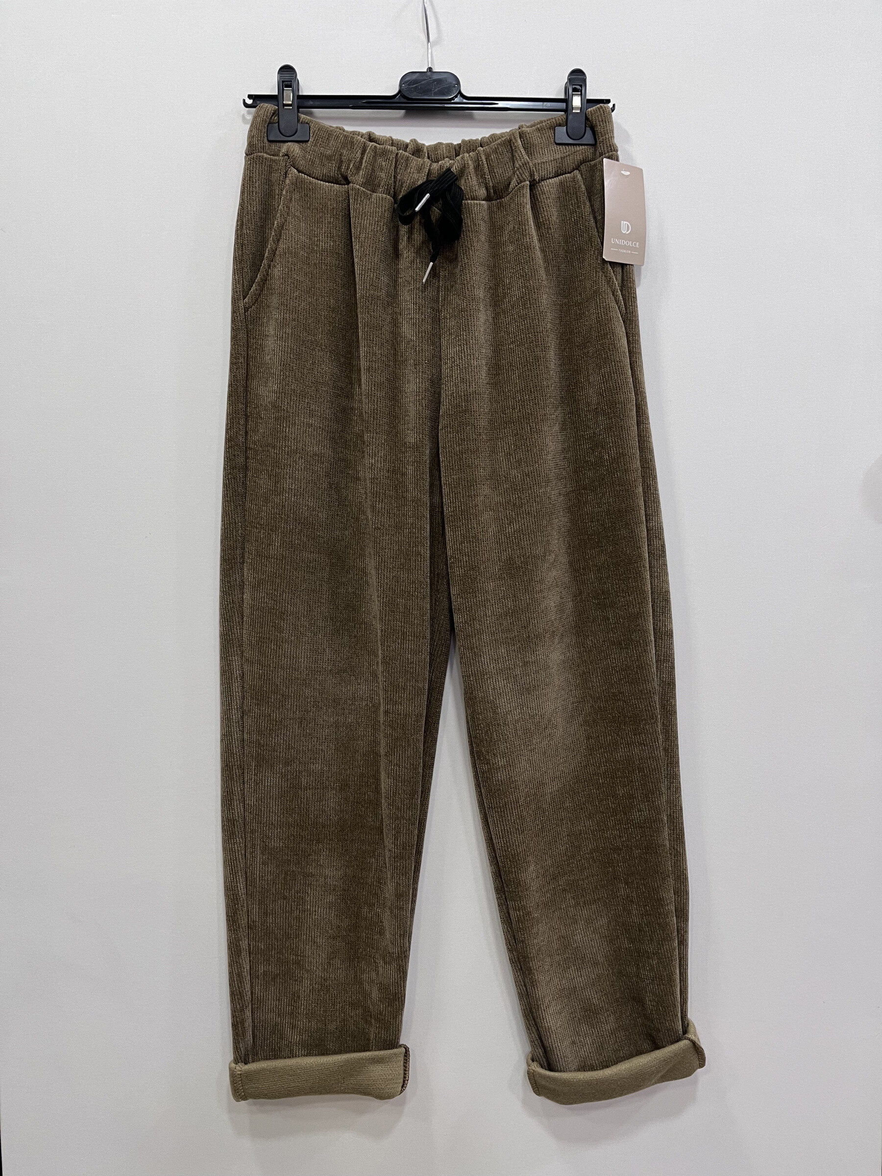 Wholesaler CHEN MODE - Velvet pants that take the waist - comfort and elegance on a daily basis