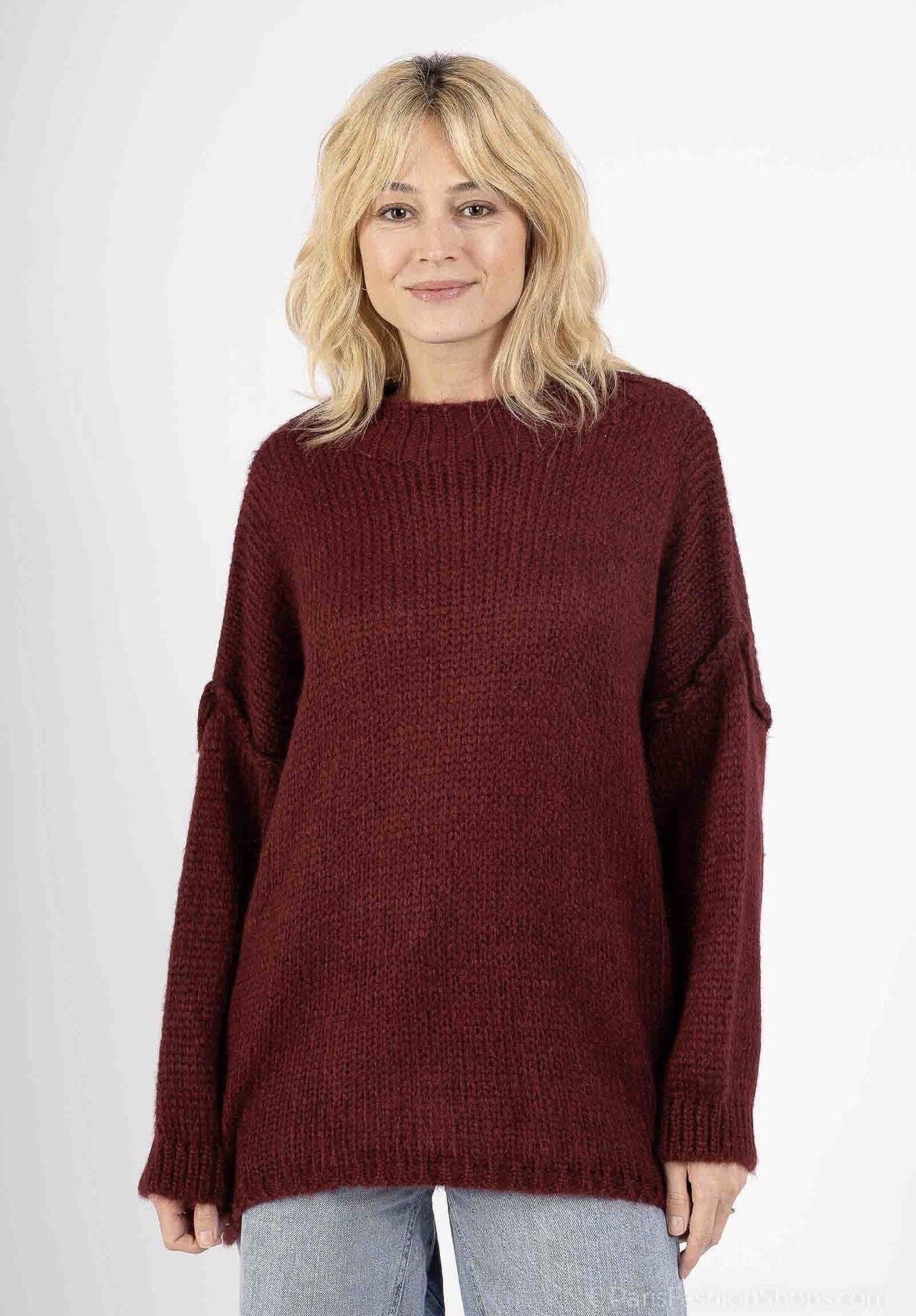 Length 75cm, Sleeve length 65cm, Underarm width 70cm. Simple Oversize Sweater for women, 100% acrylic, made in Italy. Perfect for autumn/winter, combining comfort and style.