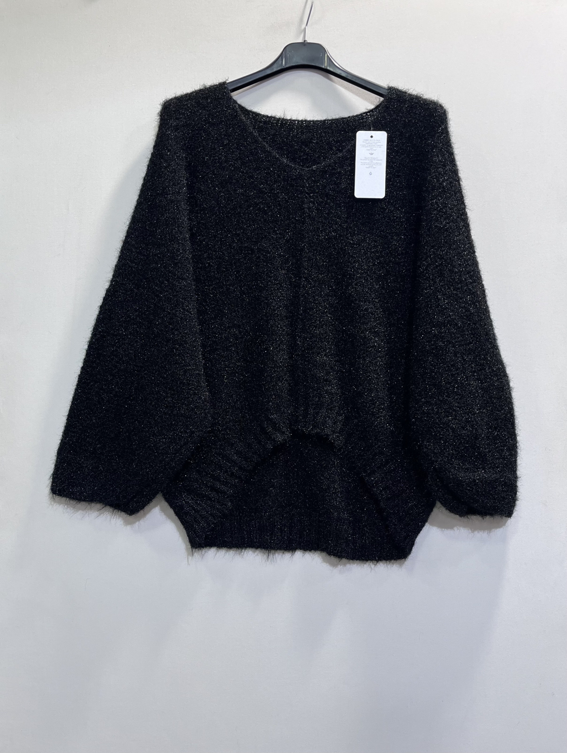 Length approximately 57-67cm, Sleeve length 58cm, Underarm width 70-90cm. Ultra-soft women's sweater in mohair, acrylic, and nylon, perfect for fall 2025. Comfort and style guaranteed.