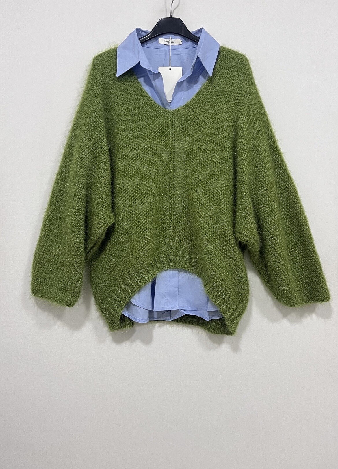 Longueur environ 57-67cm, Longueur manche 58cm, Largeur aisselle 70-90cm. Pull ultra-doux femme en mohair, acrylique et nylon, idéal pour l'automne 2025. Confort et style assurés.