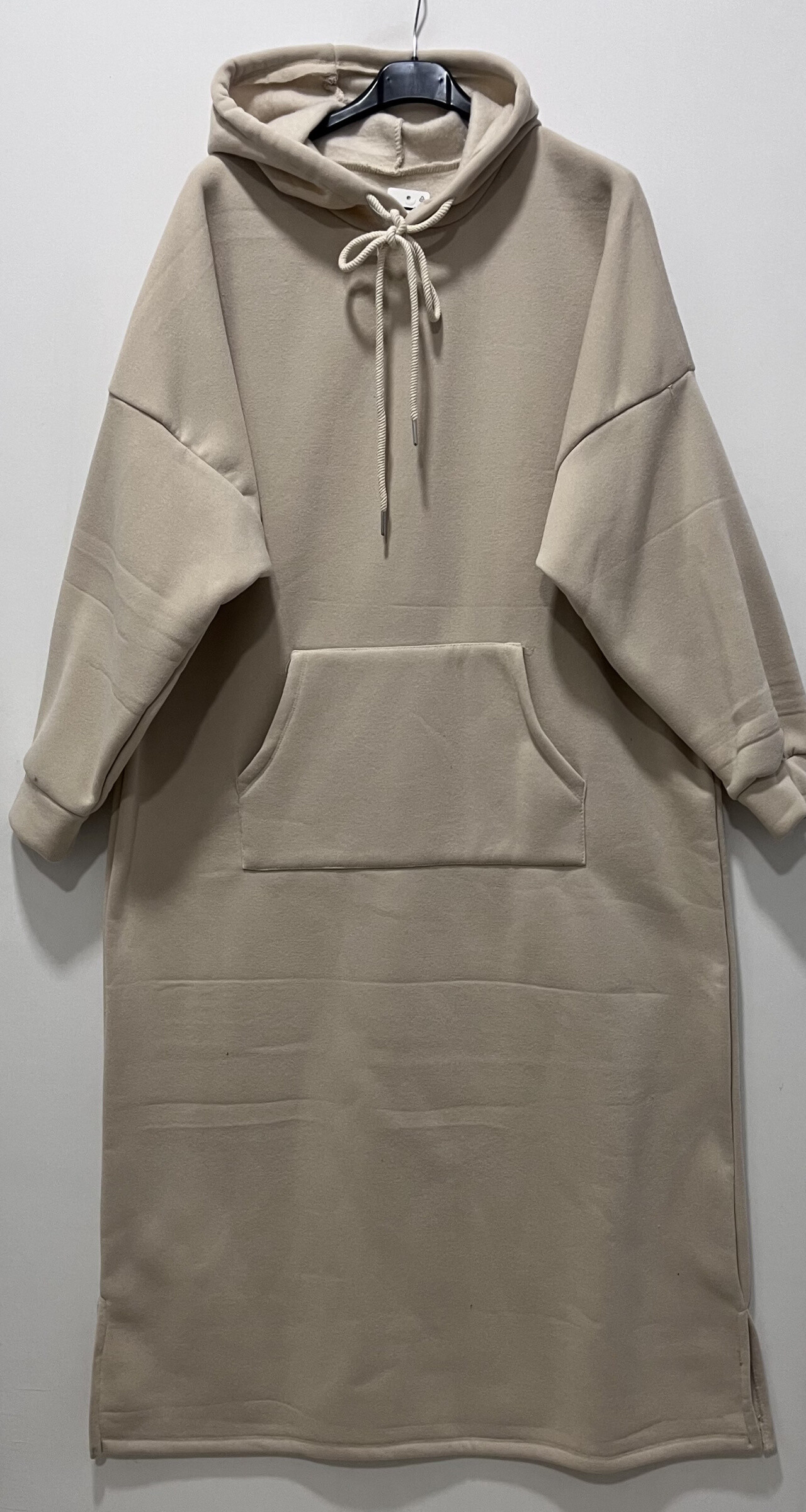 Longueur 135cm, Longueur manche 63cm, Largeur aisselle 75cm. Robe sweat épais en coton stretch, idéale pour l'automne/hiver, douceur et confort au quotidien.