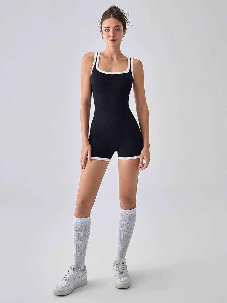 Großhändler Cherry Koko - Sportlicher Kurzoverall mit weißen Seitenteilen