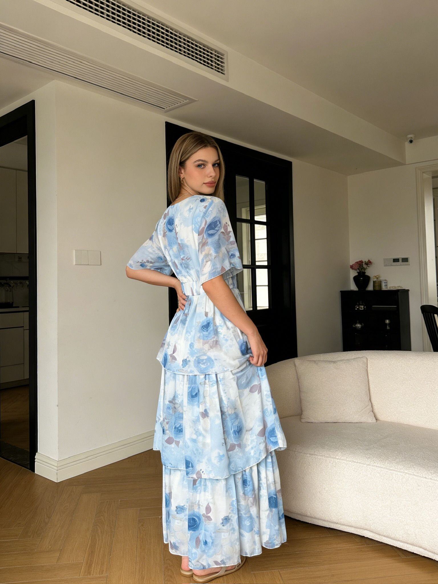 Wholesaler Cherry Koko - Flowy dress with gradient print and ruffled skirt
