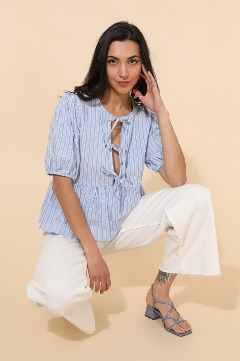 Grossiste Cherry Paris - Blouse manches courtes avec noeuds JOYE