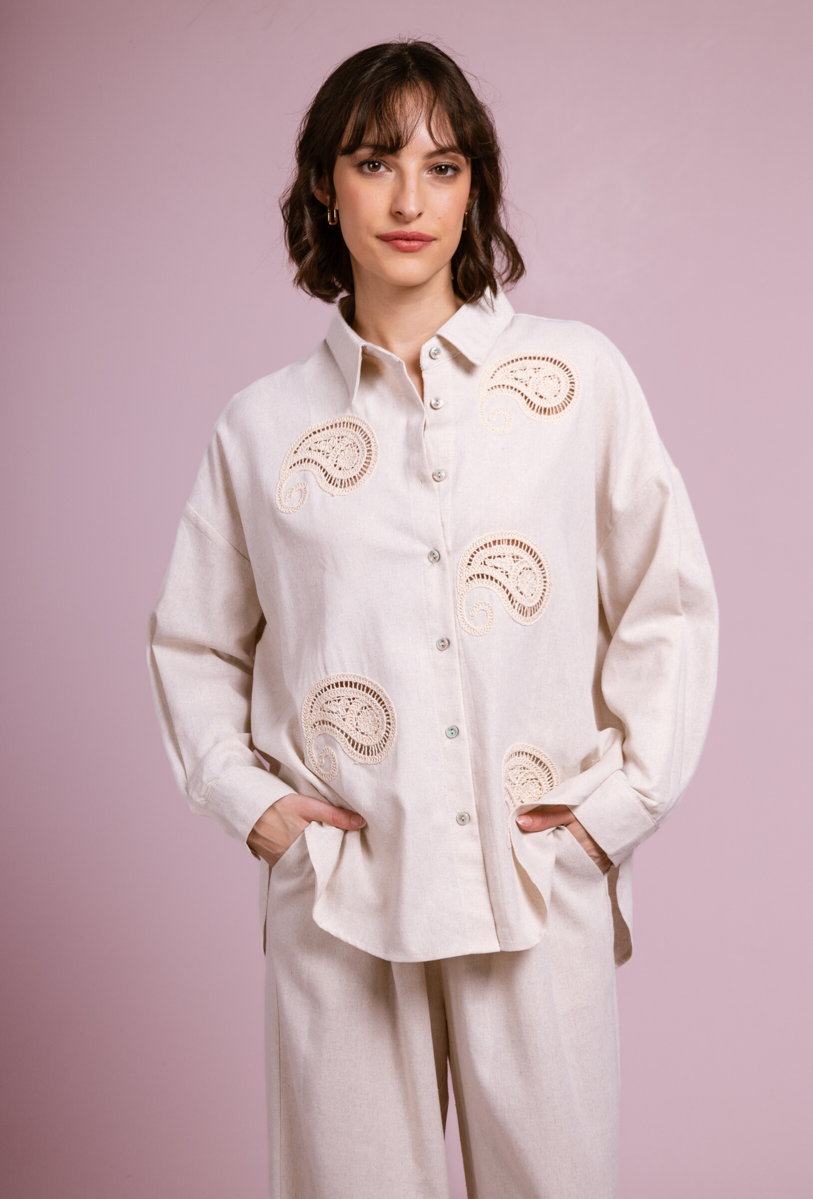Grossiste Cherry Paris - Chemise en lin avec motifs paysley SOHEILA