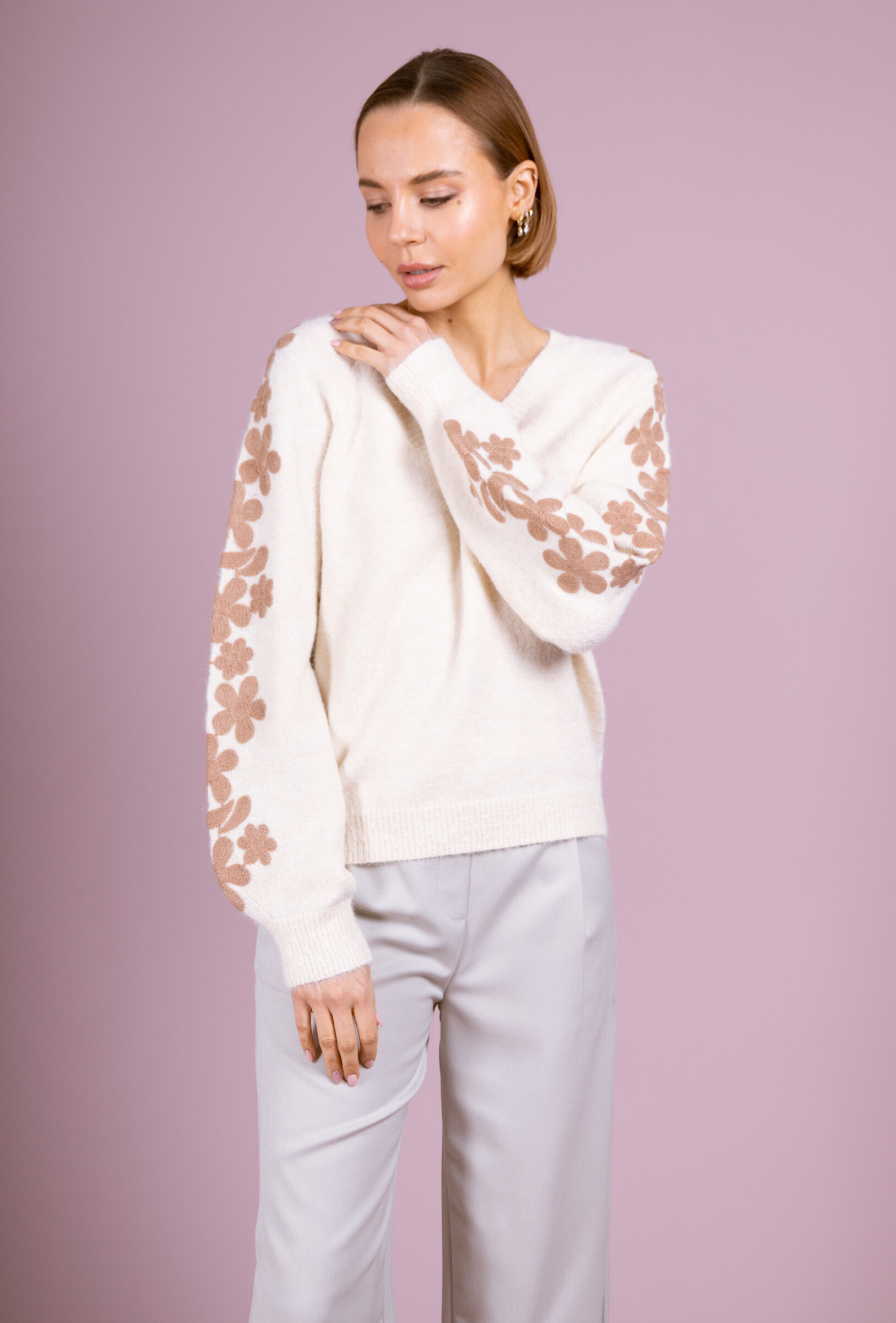 Wholesaler Cherry Paris - Soft knit V-neck sweater with embroidery on sleeves SELYNA