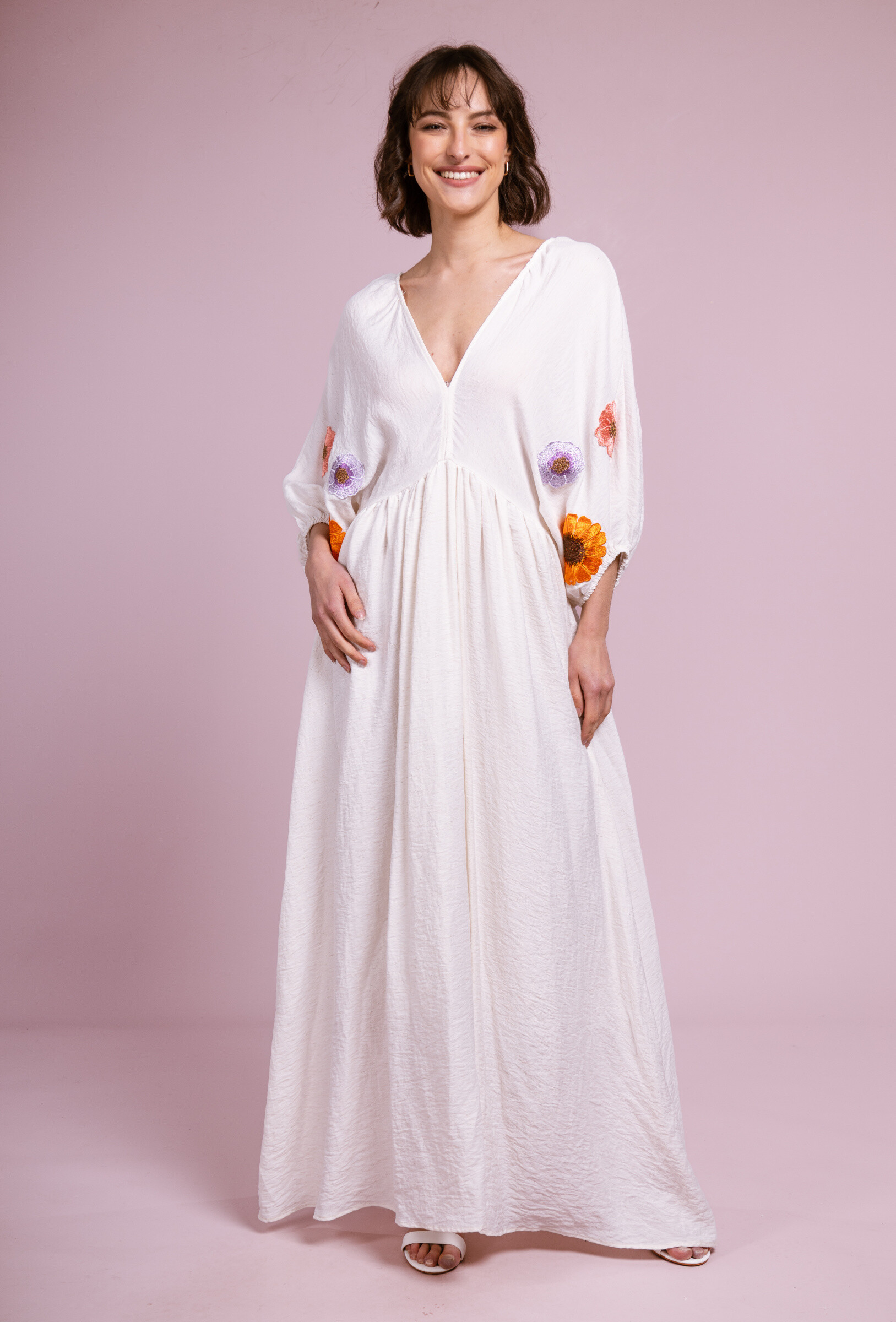 Grossiste Cherry Paris - Robe maxi en coton avec empiècements fleurs colorées LIDIA