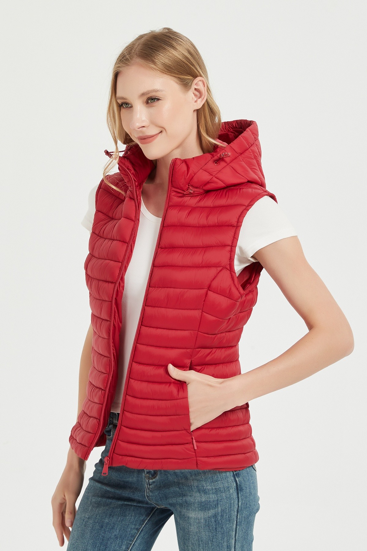 Wholesaler CHEVERY - Women's quilted sleeveless puffer jacket with removable hood – F2014
