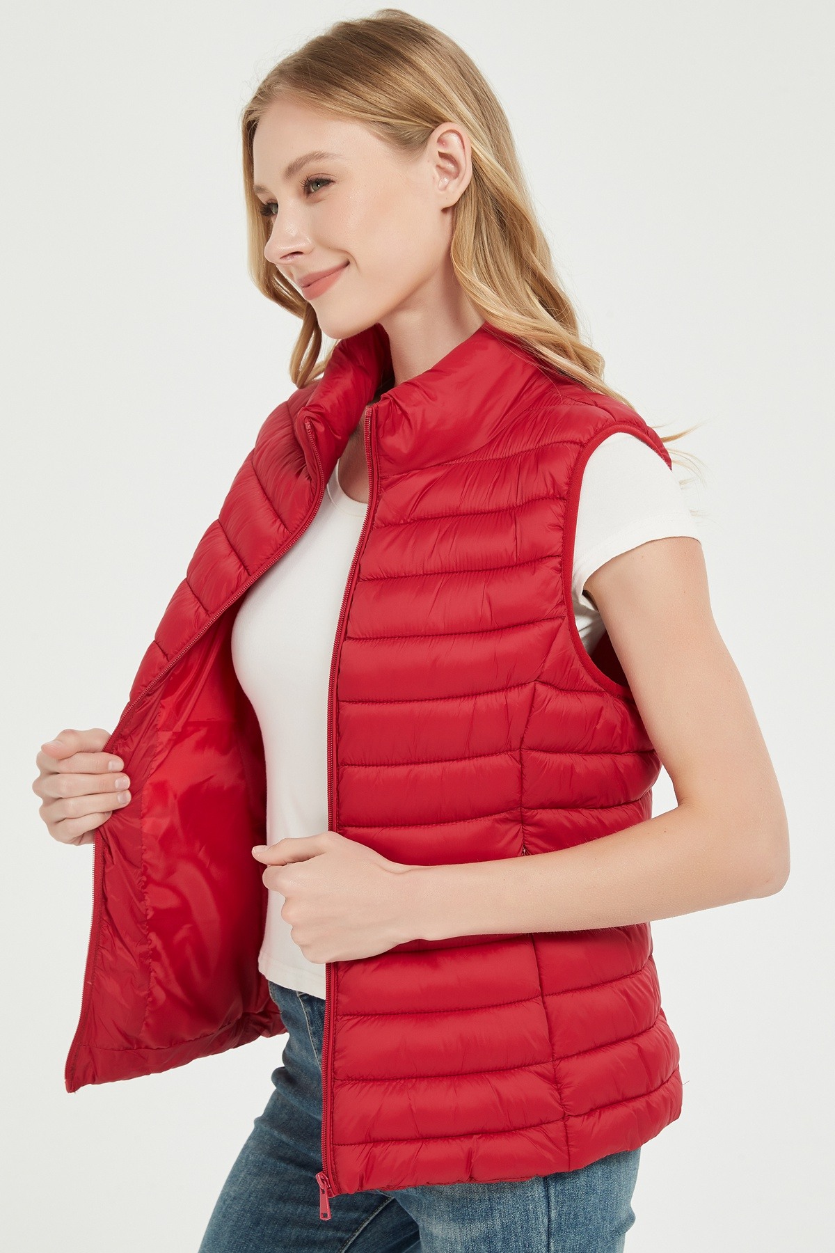 Wholesaler CHEVERY - Women's sleeveless puffer jacket with high collar