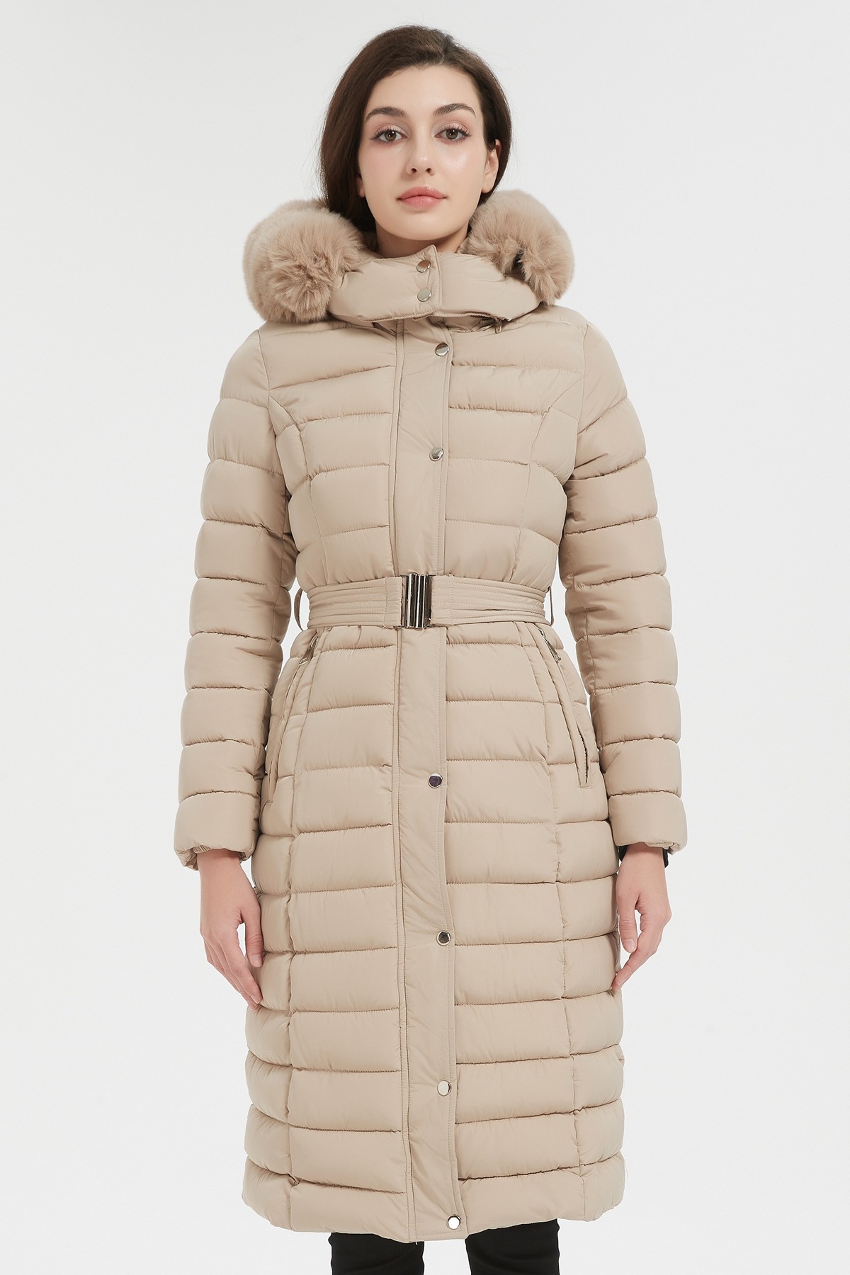 Grossiste CHEVERY - Doudoune Longue Femme Ceinturée, Capuche Fausse Fourrure, Fermeture Longue Double Zip