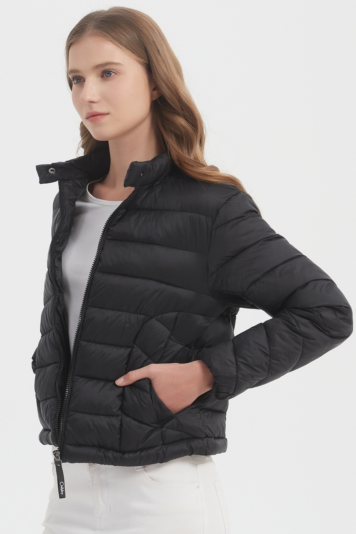 Großhändler CHEVERY - Kurze gesteppte Daunenjacke